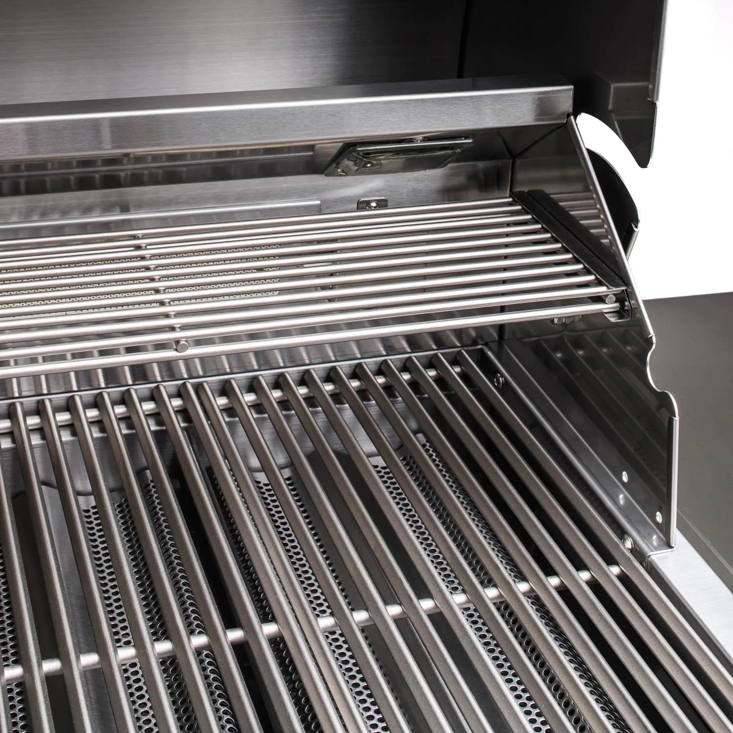Blaze Premium LTE 40-Inch 5-Burner Propane Gas Grill With Rear Infrared Burner & Grill Lights - BLZ-5LTE2-LP