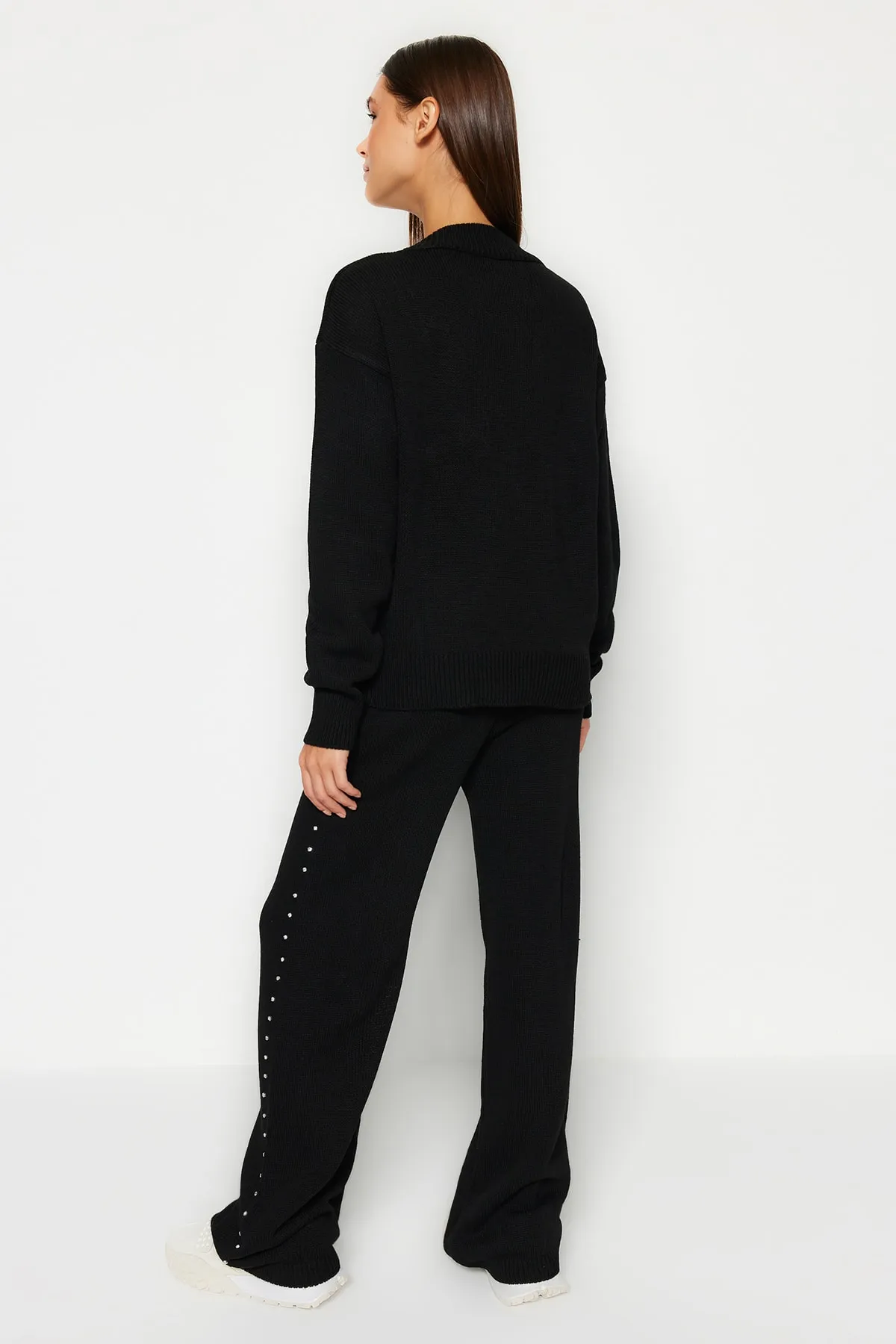Trendyol Collection  Schwarzes Strickoberteil und -unterteil im weiten Schnitt TWOAW24AU00008