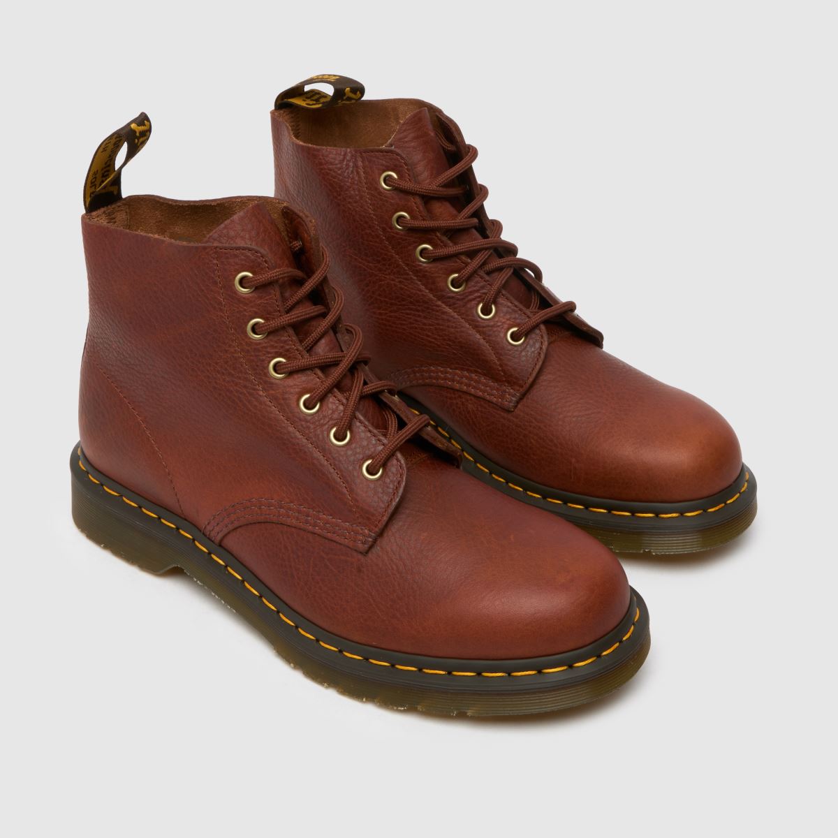Dr. Martens 101 csizma barna színben