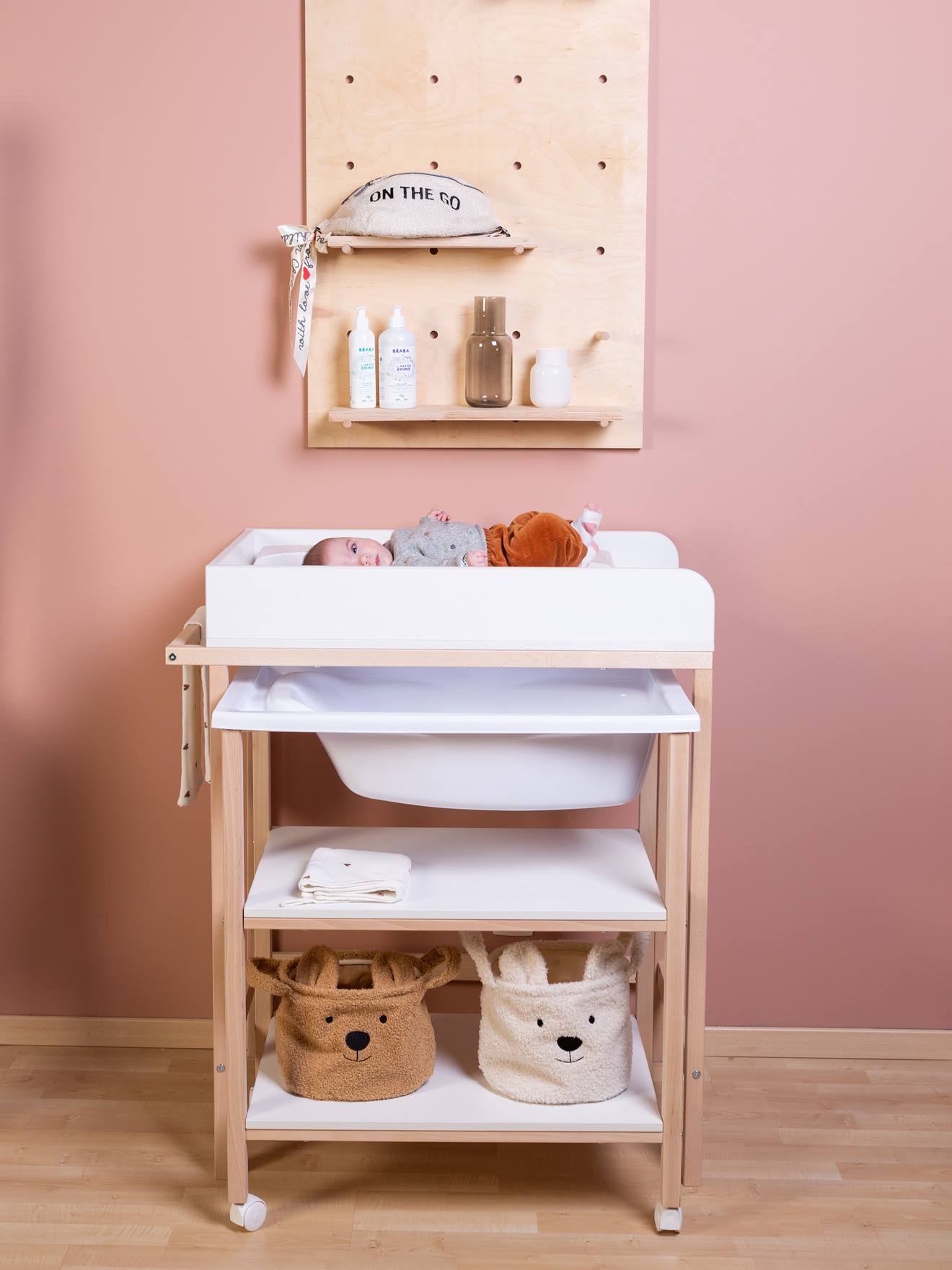 Table à langer avec baignoire intégrée CHILDHOME blanc/bois