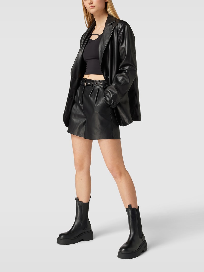 Chelsea Boots mit Plateausohle in schwarz