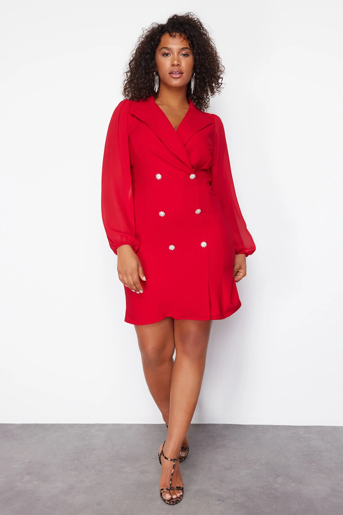 Trendyol Curve  Rotes gewebtes Jackenkleid TBBSS24AH00008