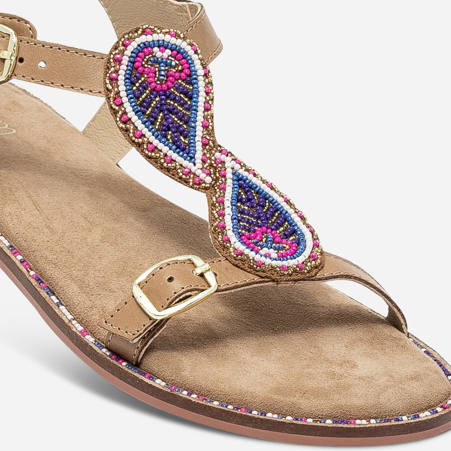 Sandale camel en cuir à plastron perlé