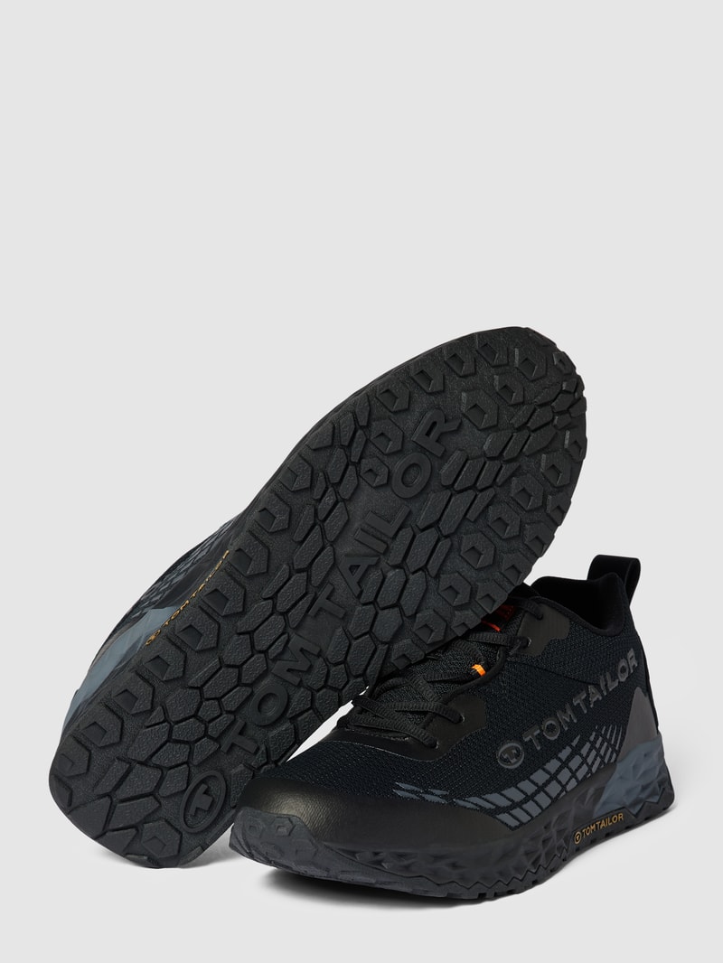 Sneaker mit Label-Details in schwarz