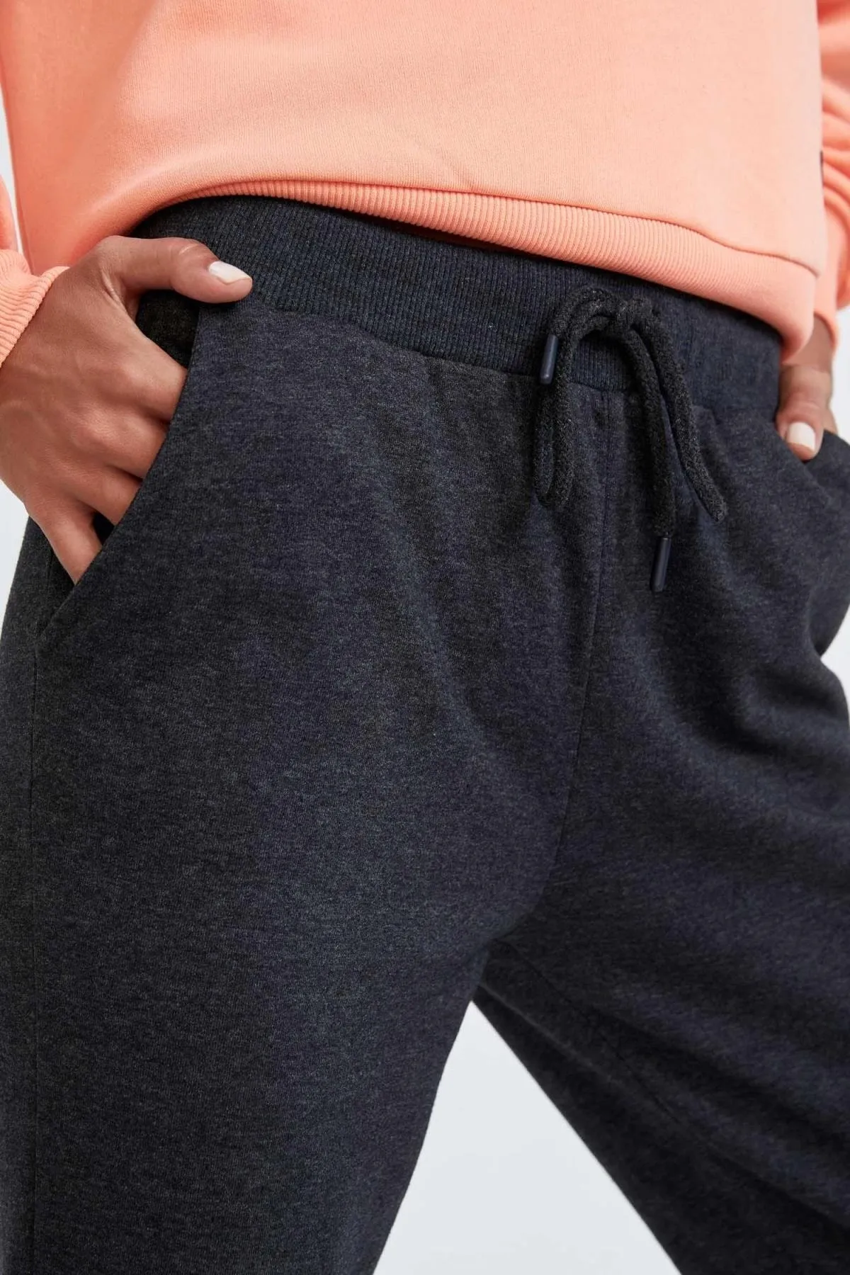 DeFacto  Passform: Standard-Fit-Jogginghose