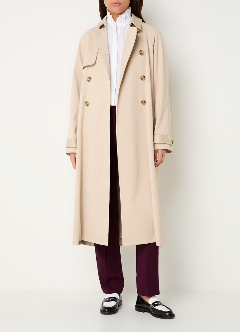 Gabardina cruzada Gwendy de Claudie Pierlot con cinturón.