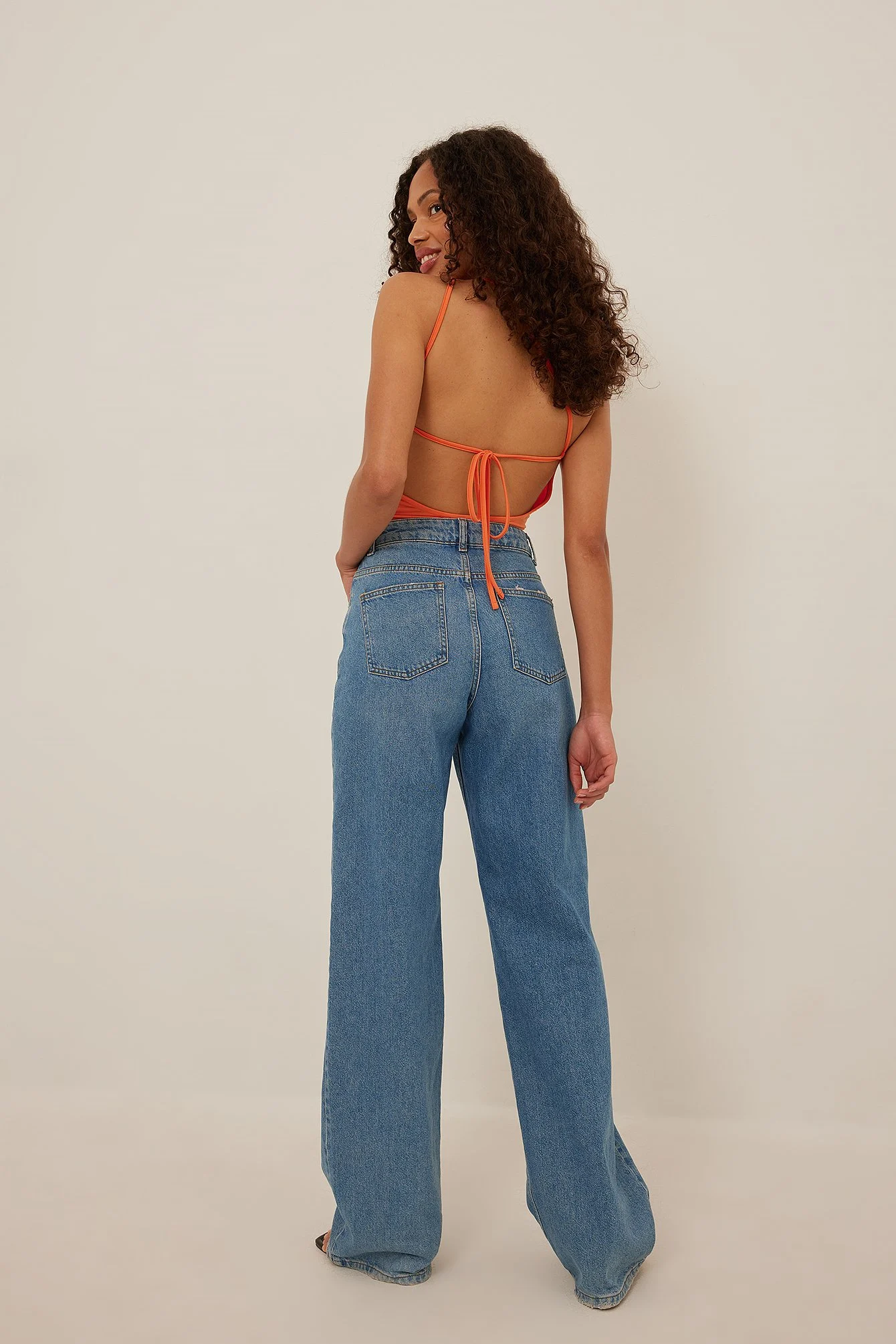 One shoulder Body mit Rückenriemen