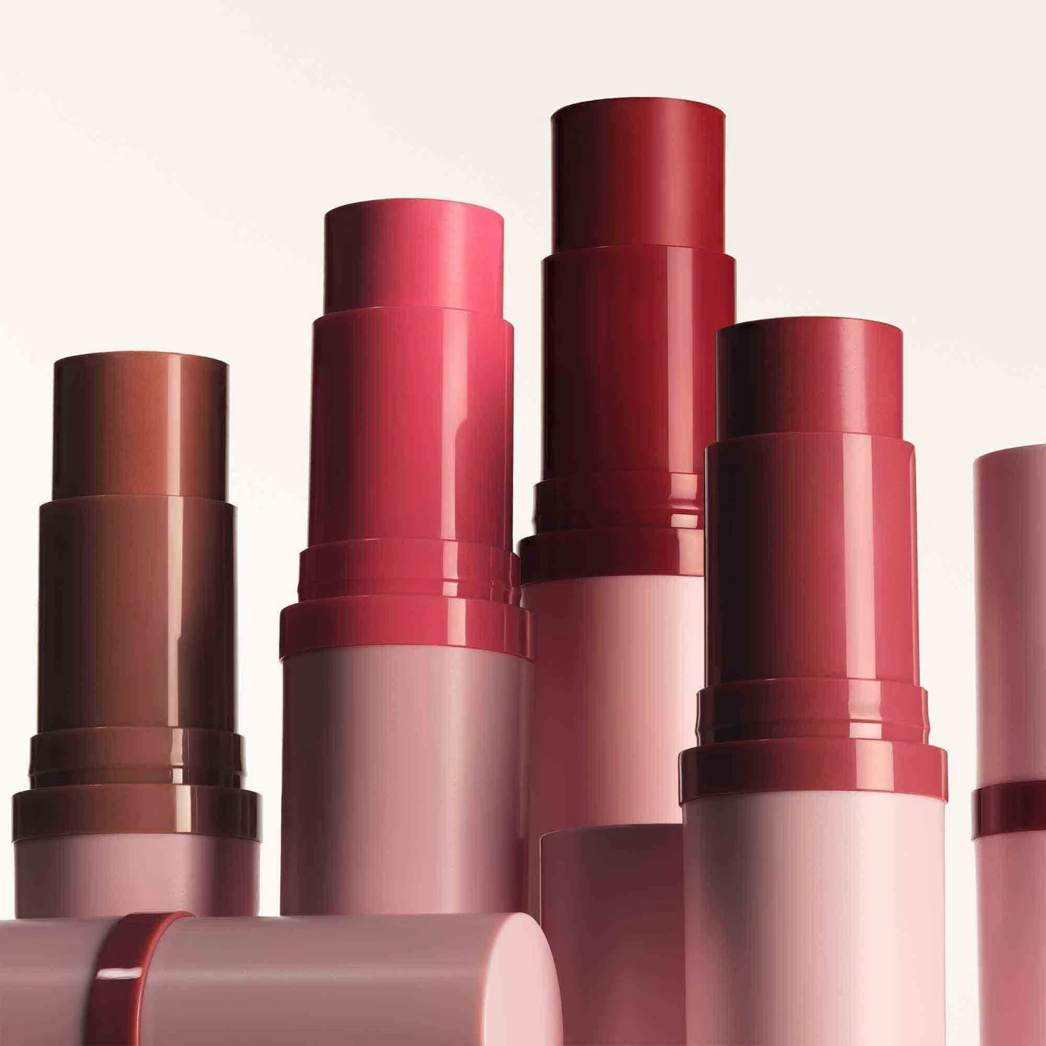 KYLIE COSMETICS Rumenilo u prahu u stiku