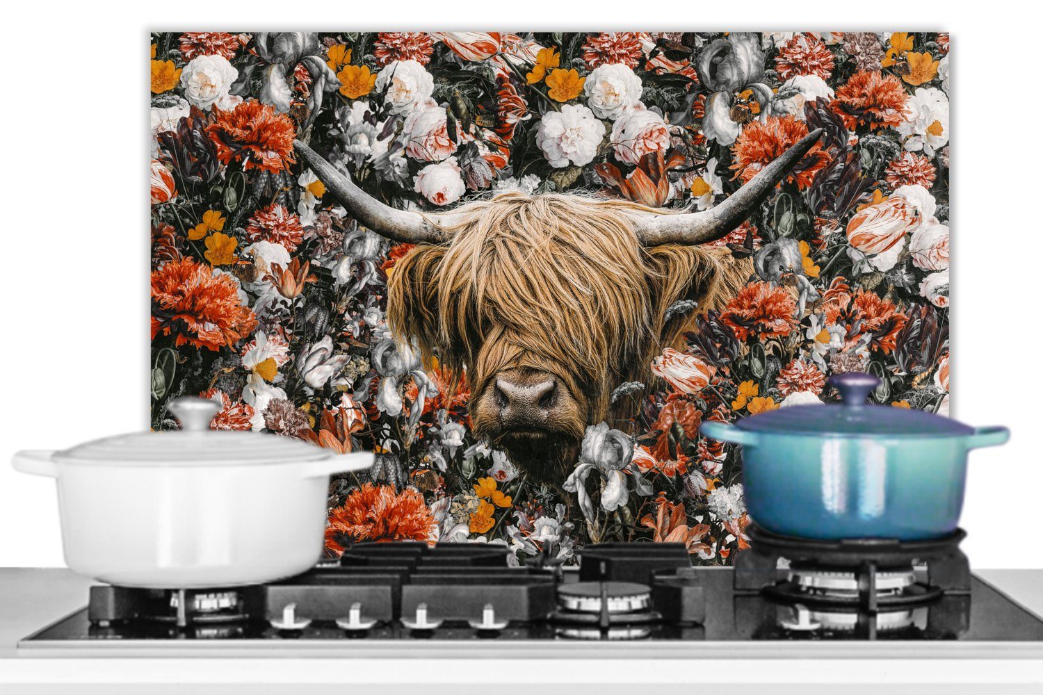 MuchoWow Küchenrückwand Schottischer Highlander - Blumen - Schwarz - Weiß, (1-tlg), 60x40 cm, Herdblende aus Wandschutz, Temperaturbeständig küchen