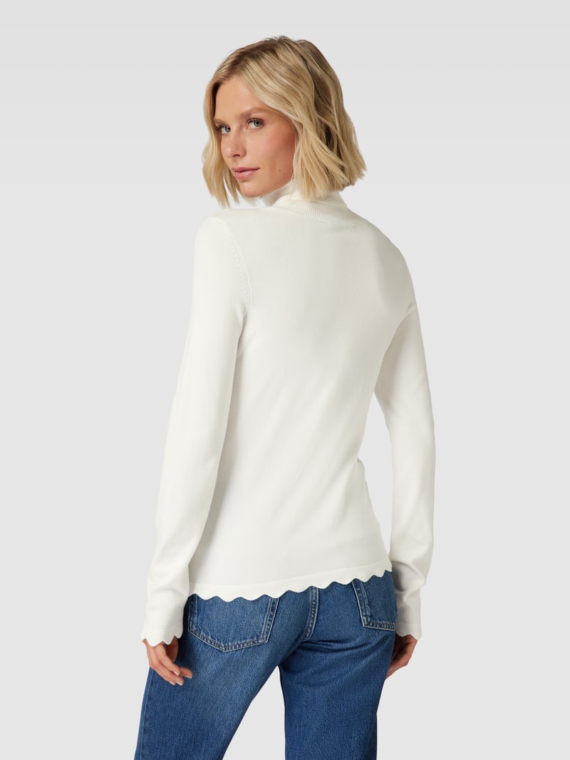 Rollkragenpullover aus Viskose-Mix mit Wellensaum in offwhite