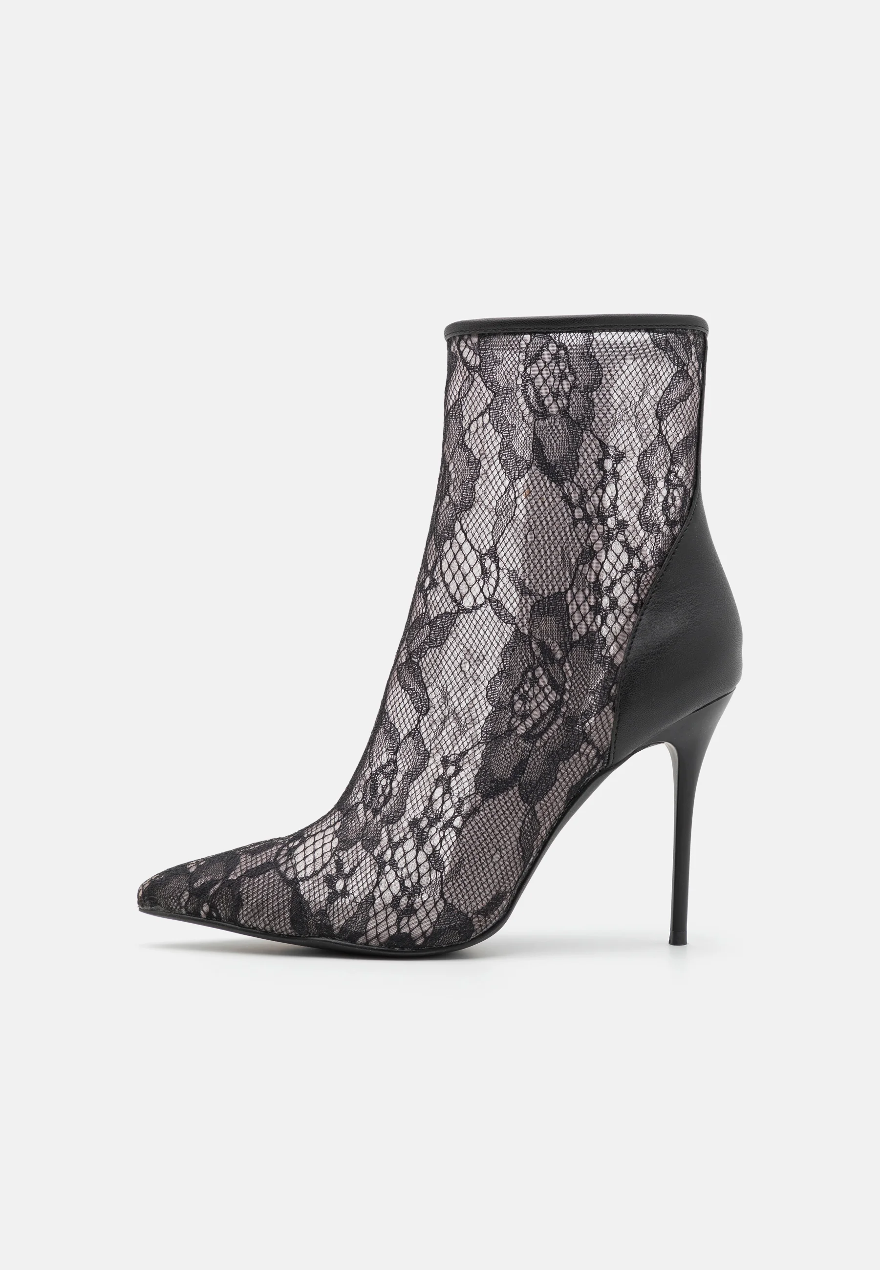 Botines de tacón par e impar