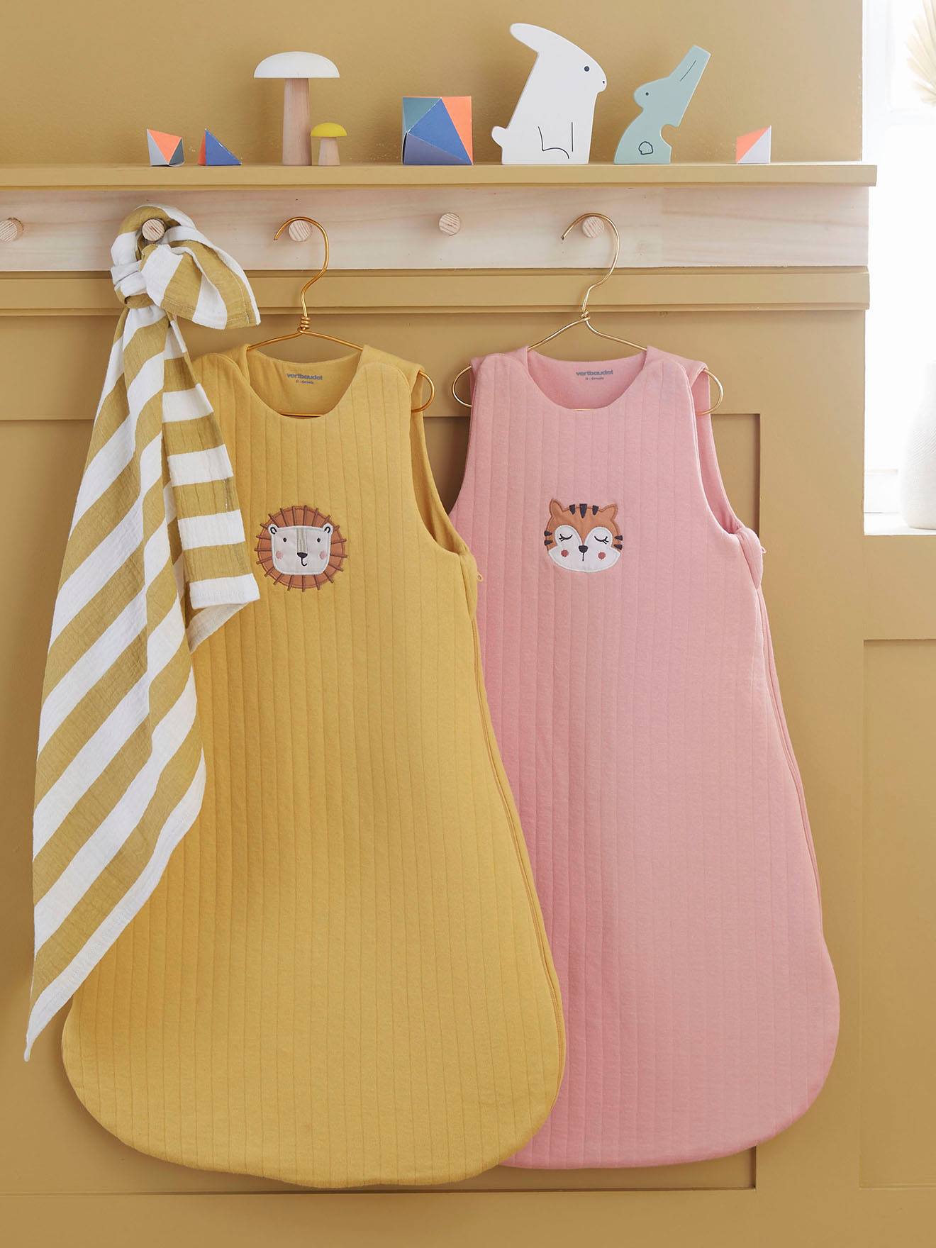 Vertbaudet Ärmelloser Baby Sommerschlafsack ANIMALS Oeko-Tex - senfgelb