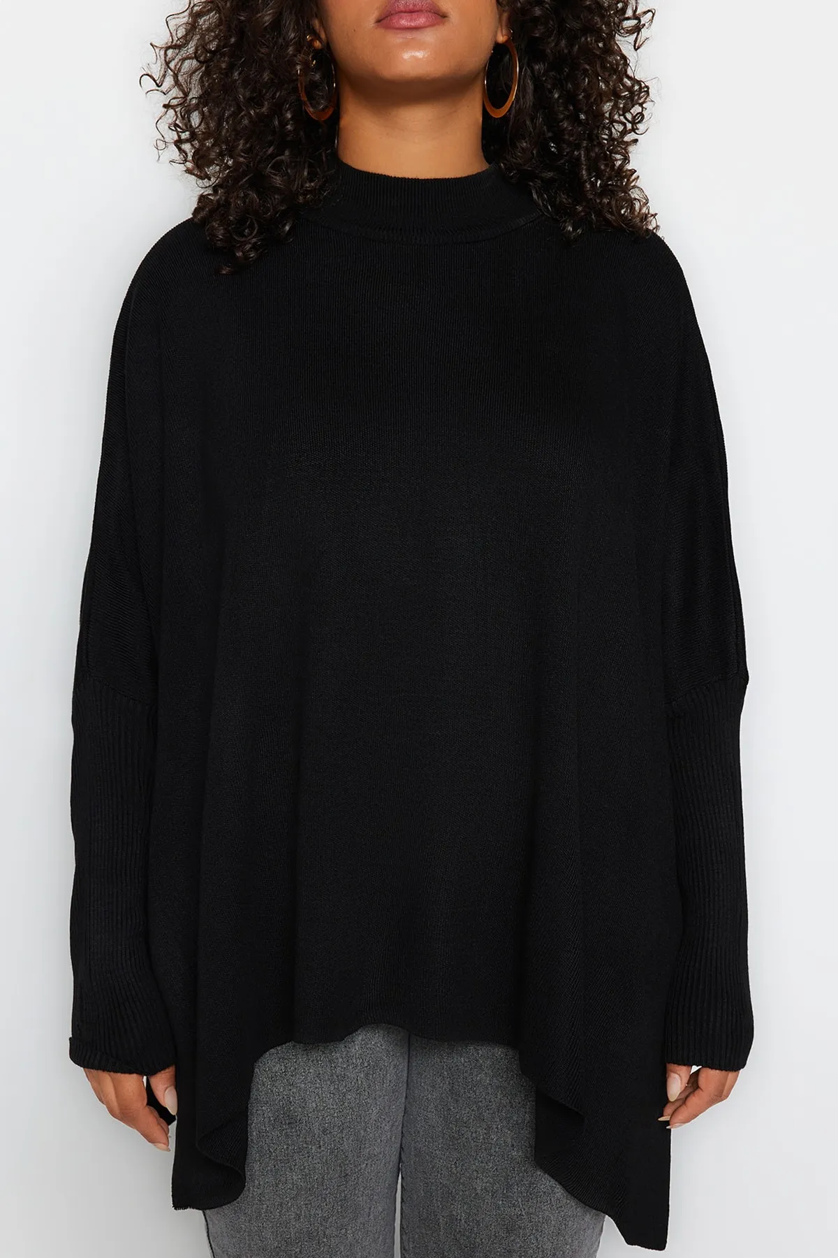 Trendyol Curve  Schwarzer, geschlitzter, detaillierter Strickpullover