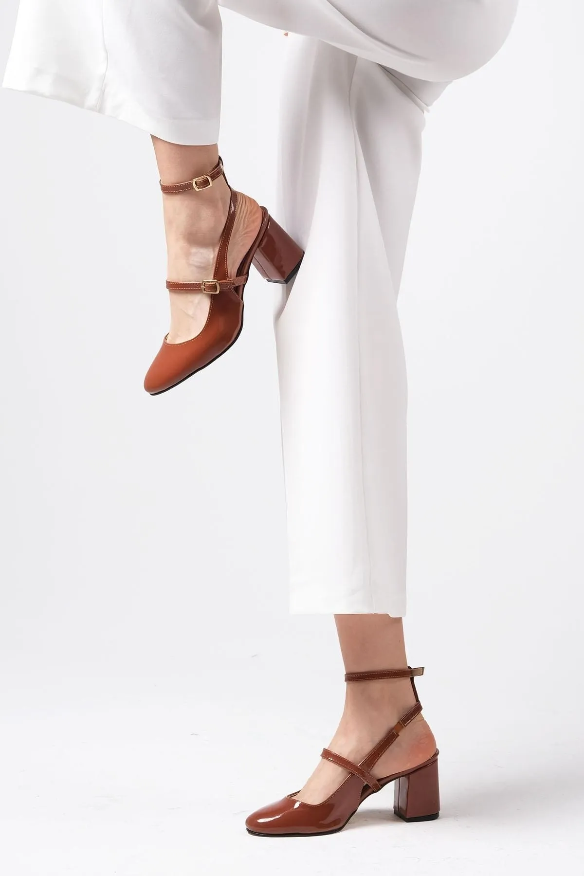 Mio Gusto  Inessa Tan Color Damen-Schuhe mit offenem Rücken und Absatz