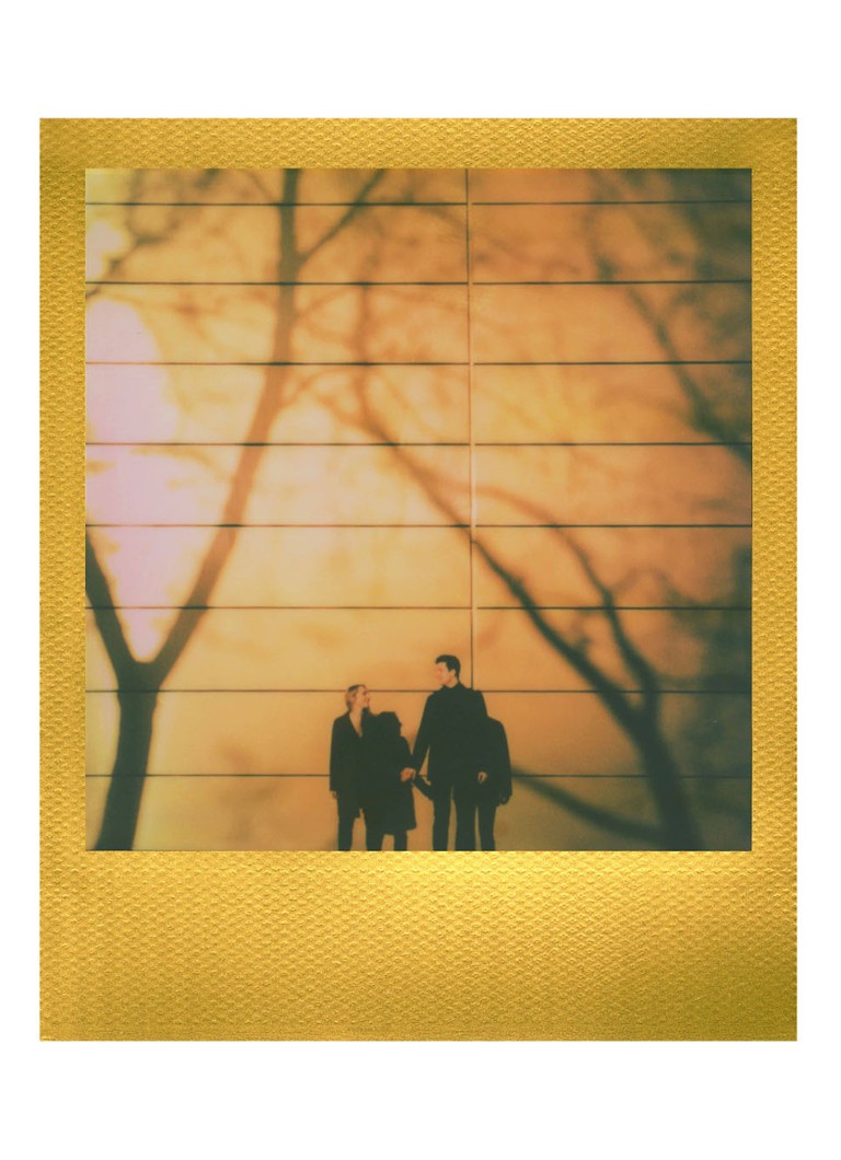 Pachet de 16 hârtii fotografice Polaroid I-Type, ediția Golden Moments