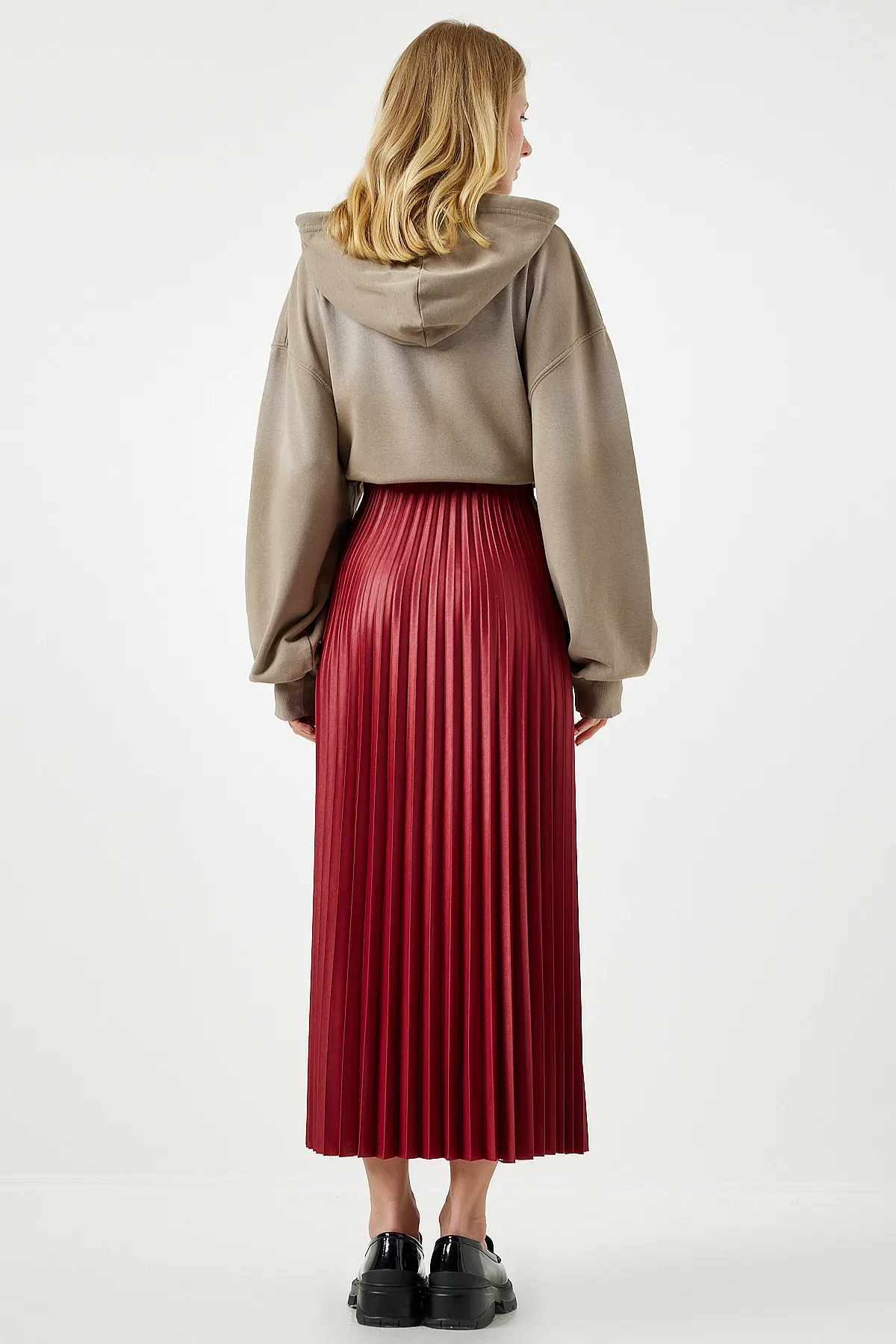 Happiness İstanbul  Roter Plissee-Strickrock mit glänzender Oberfläche für Damen LJ00002