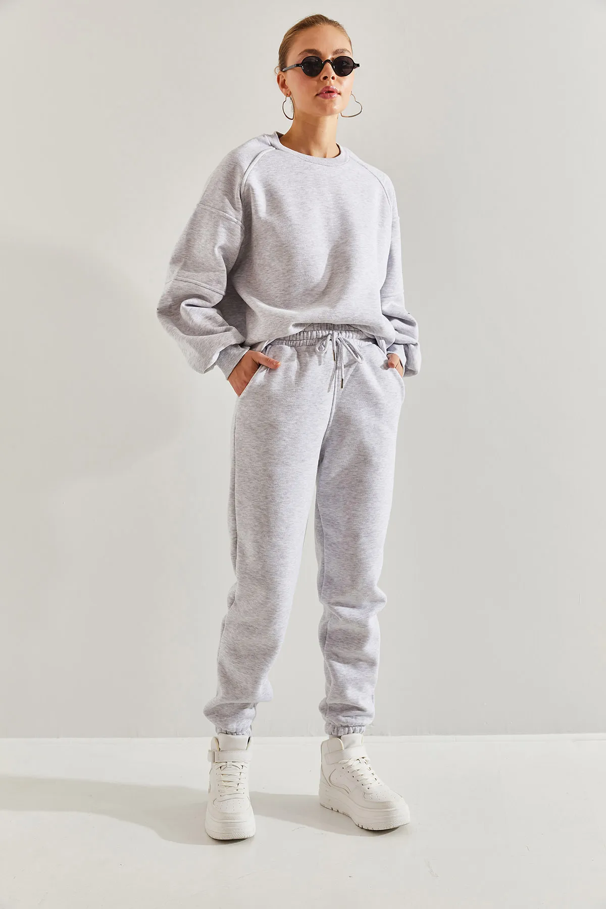 Bianco Lucci  Set aus Oberteil und Unterteil mit drei Fäden und Raglanärmeln für Damen