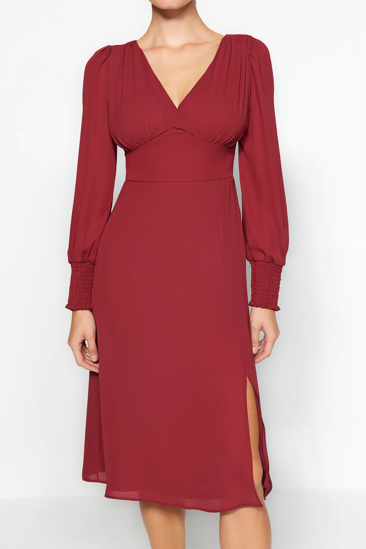 Trendyol Collection  Burgunderrotes Miederkleid mit detailliertem Schlitz und gewebtem Midikleid TWOAW23EL01050