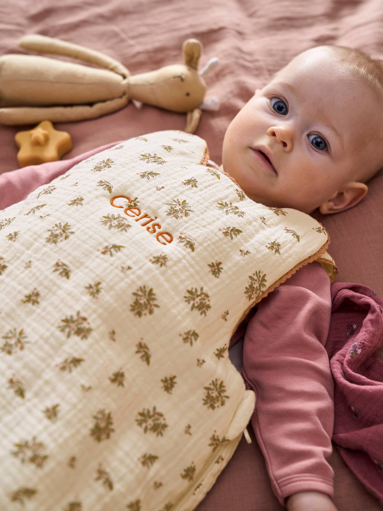 Vertbaudet Ärmelloser Baby Schlafsack LANDHAUS personalisierbar - wollweiß/mehrfarbig