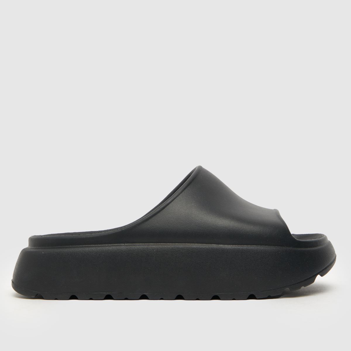 Schuh Tatia sandali z drsnikom in všitim vložkom v črni barvi