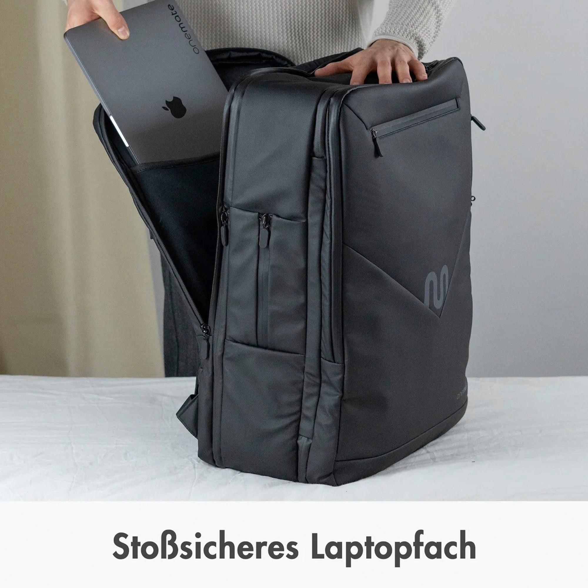 onemate Reiserucksack schwarz, erweiterbar; mit Laptopfach; aus recycelten PET-Flaschen