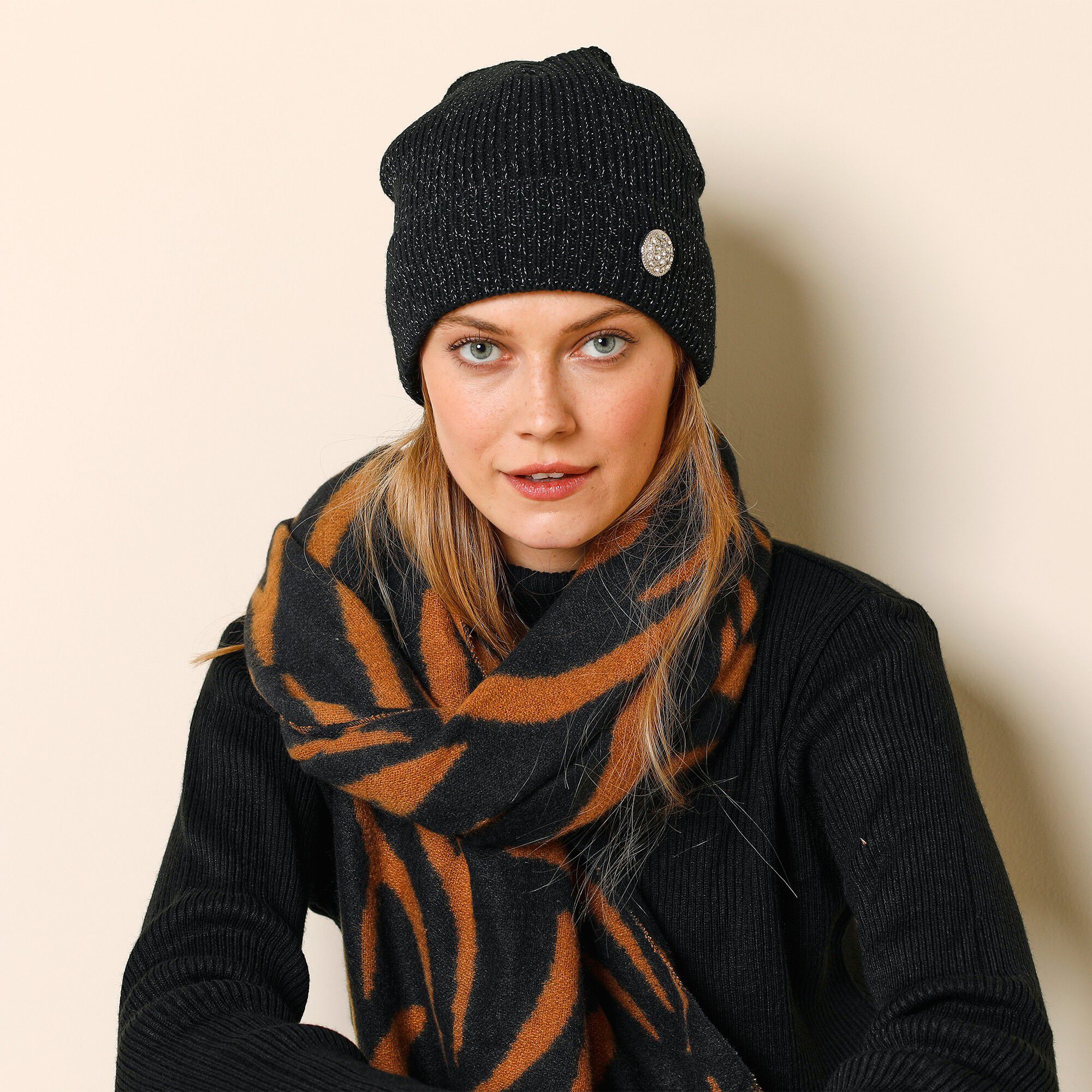 Bonnet bouton bijou