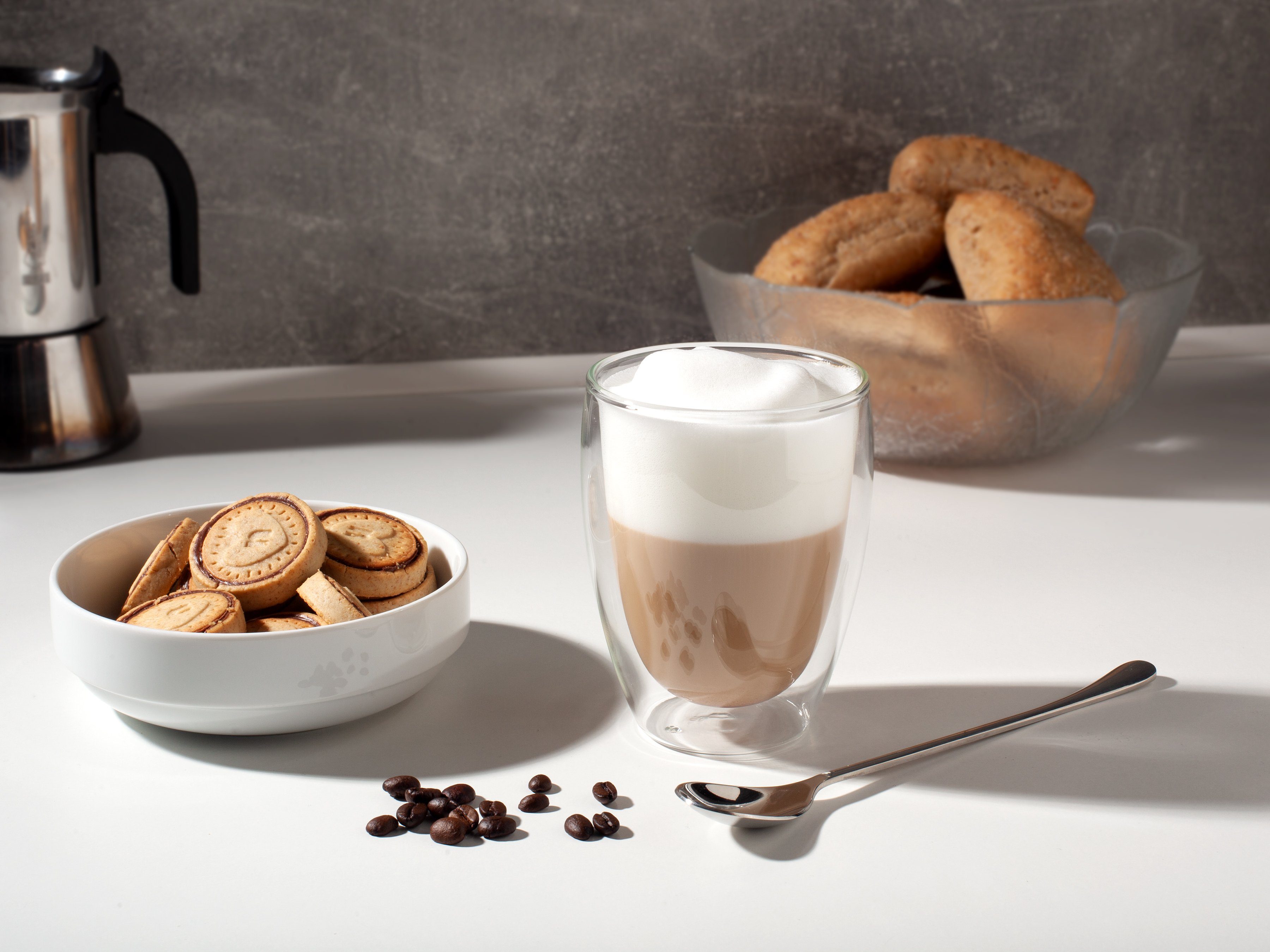 Hanseküche Latte-Macchiato-Glas Hanseküche Doppelwandige Gläser Latte Macchiato 4x 350 ml – Design Gläser Set groß aus robustem Borosilikatglas, Kaffeegläser doppelwandig, hochwertige Trinkgläser, Thermogläser