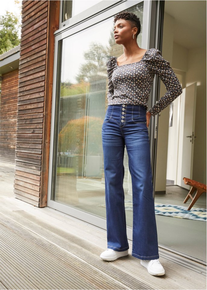 Schlagjeans Highwaist mit recyceltem Polyester