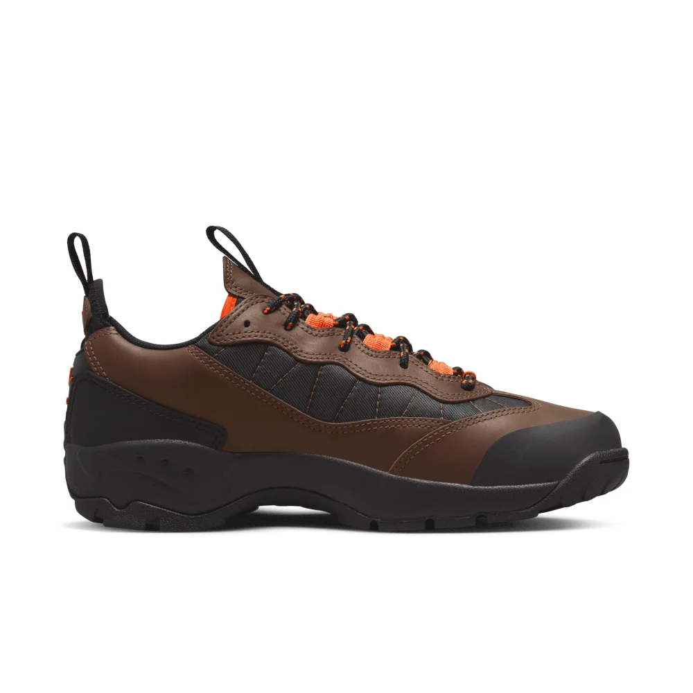 Nike ACG Air Mada DO9332-200 / braun