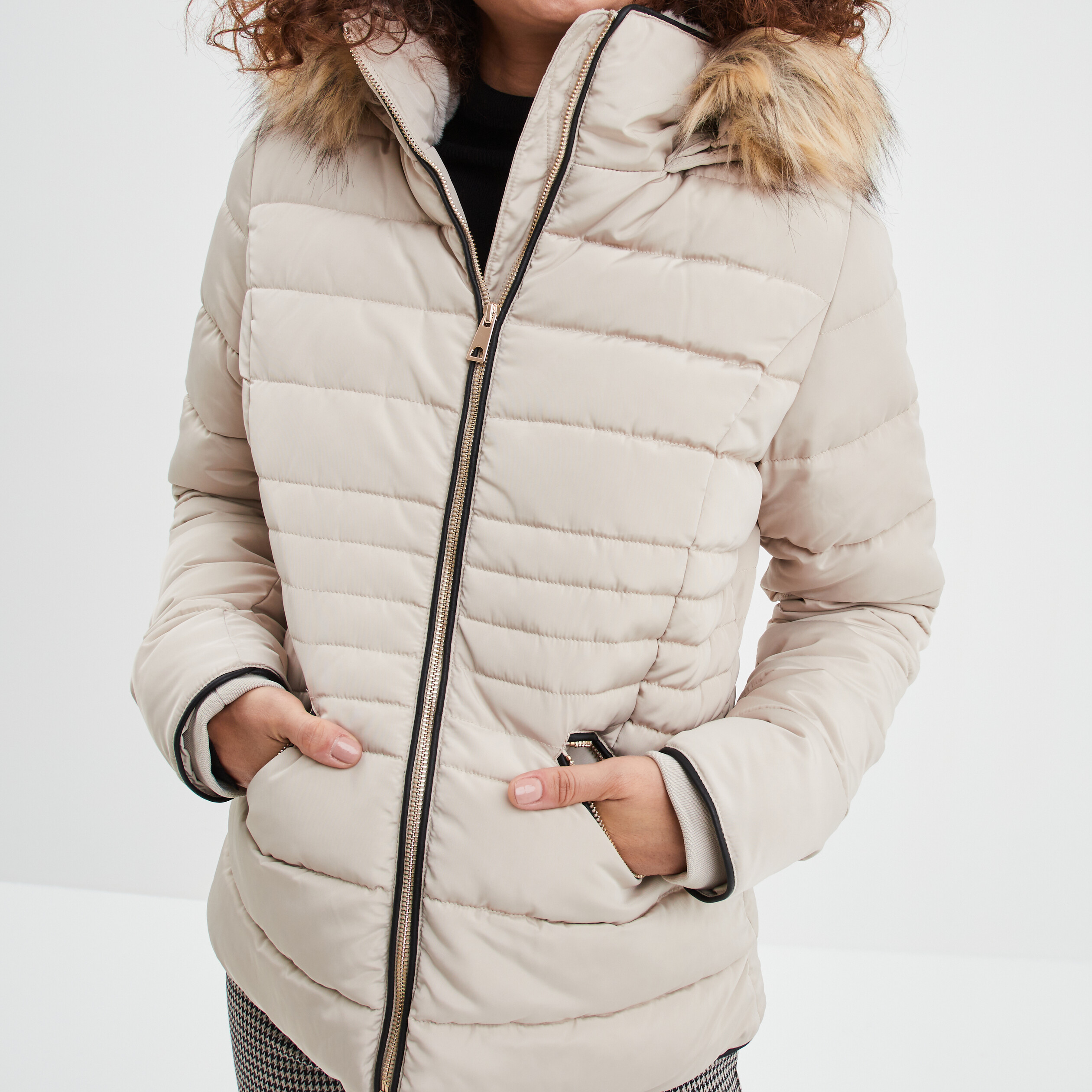 Doudoune courte cintrée à capuche beige femme | La Halle