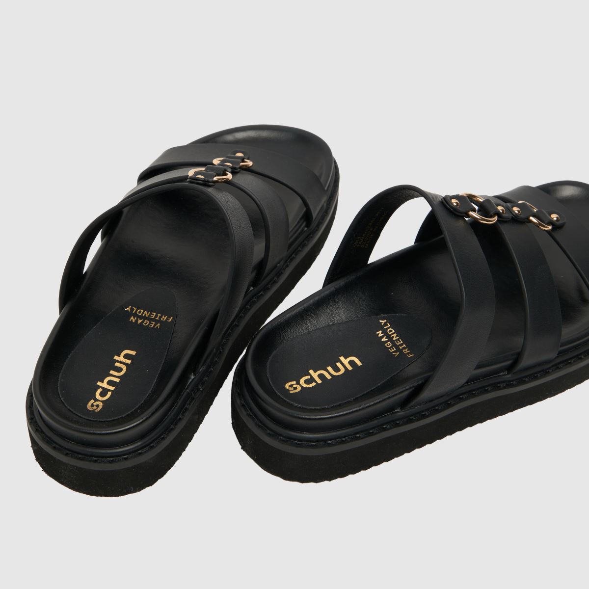 Črni sandali s tanko kovinsko podlogo Schuh Tana