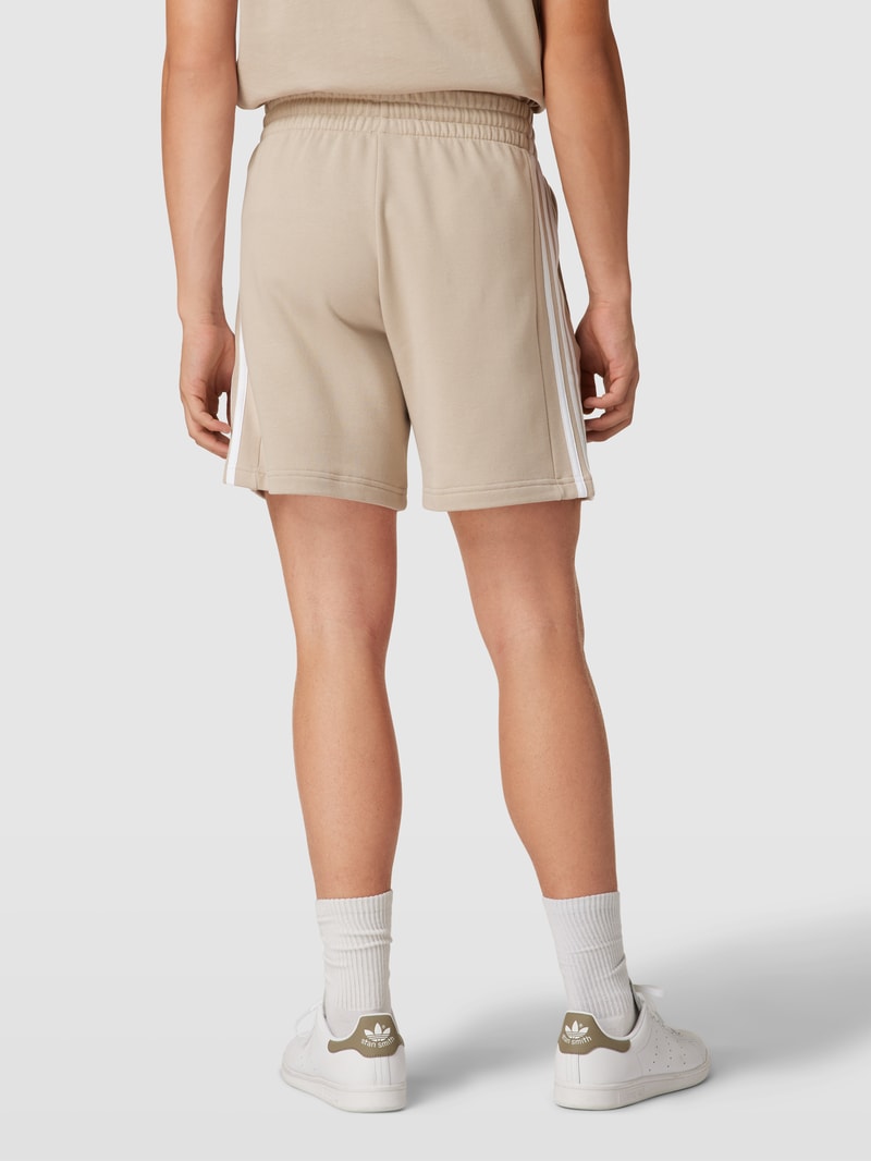 Shorts mit Galonstreifen in beige