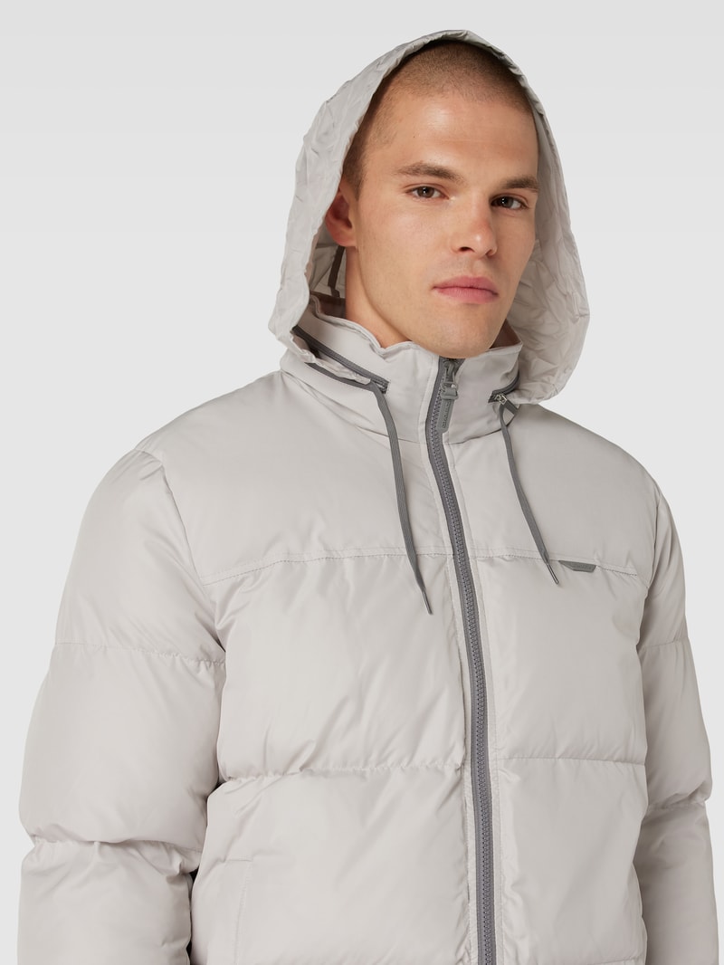 Steppjacke mit Label-Detail in hellgrau