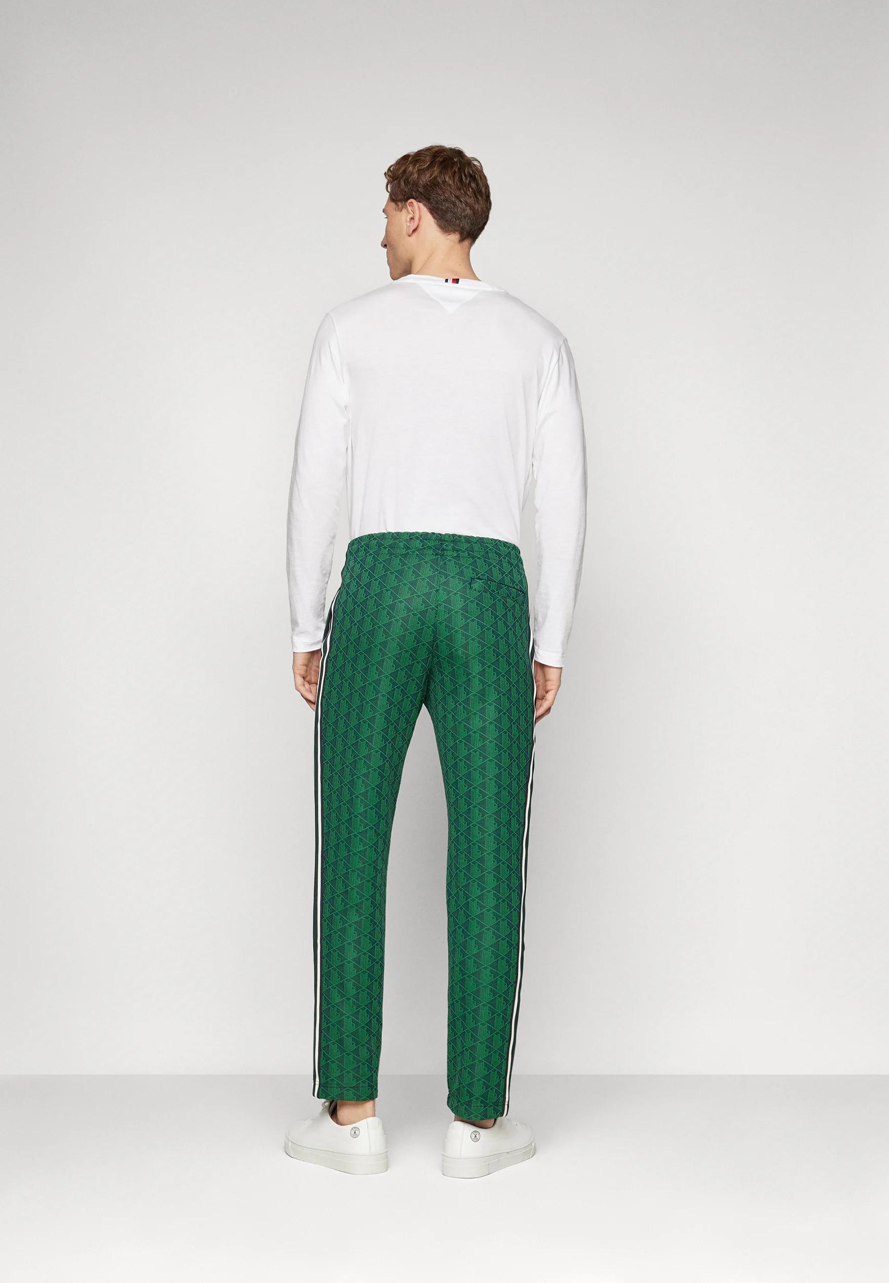 Pantalones deportivos Lacoste