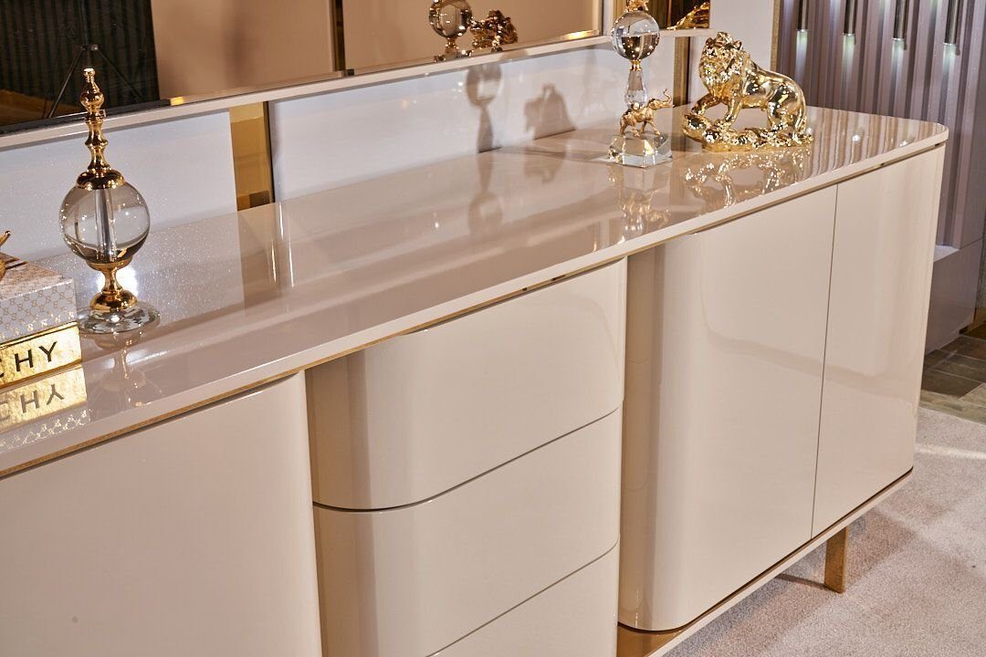 JVmoebel Esszimmer-Set Esszimmer Komplett Tisch 4 Stühle Anrichte Spiegel Set 7tlg Esstisch, (7-St., 4х Stühle, Spiegel, Tisch, Anrichte), Made in Europa