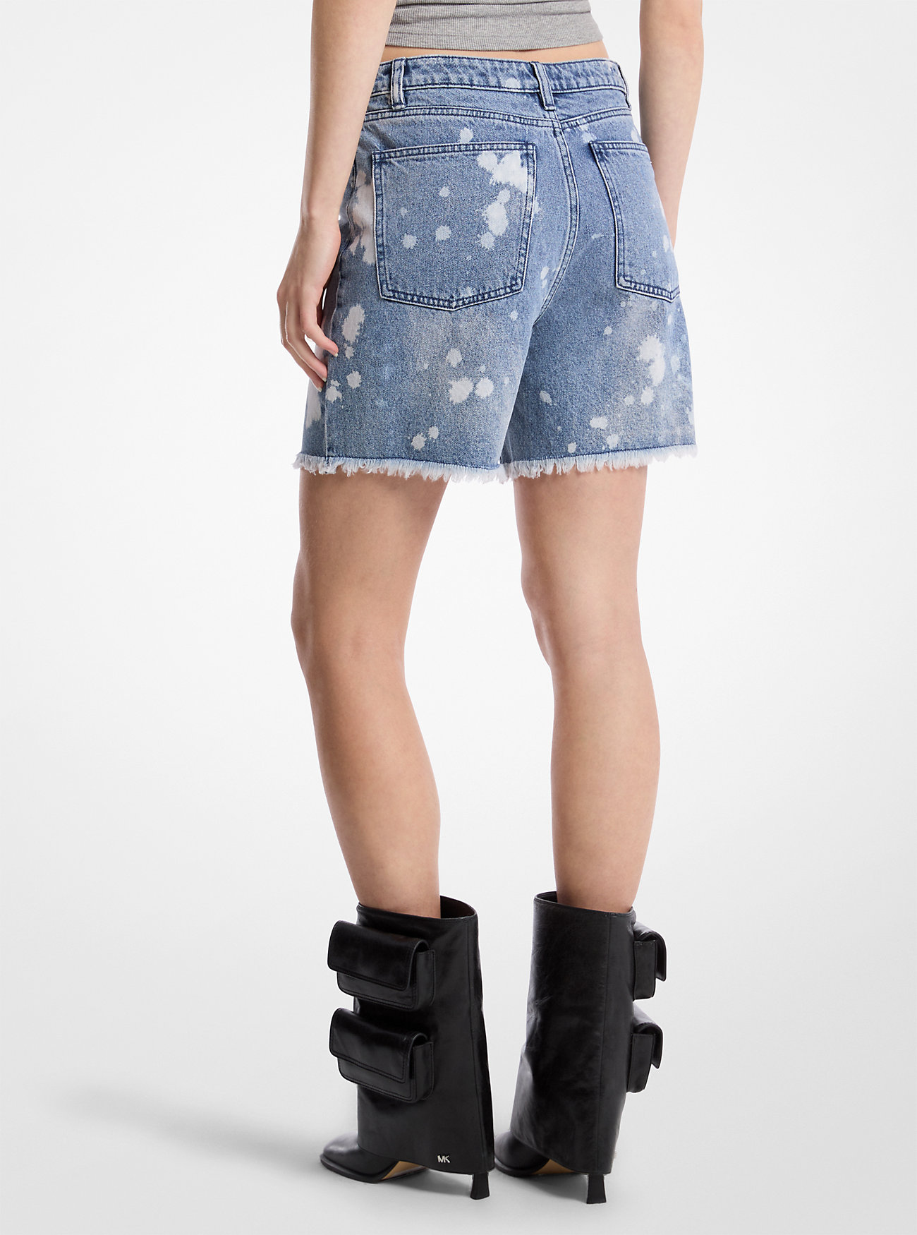 Håndsprutet bleket denim kjæresteshorts - UNION WASH