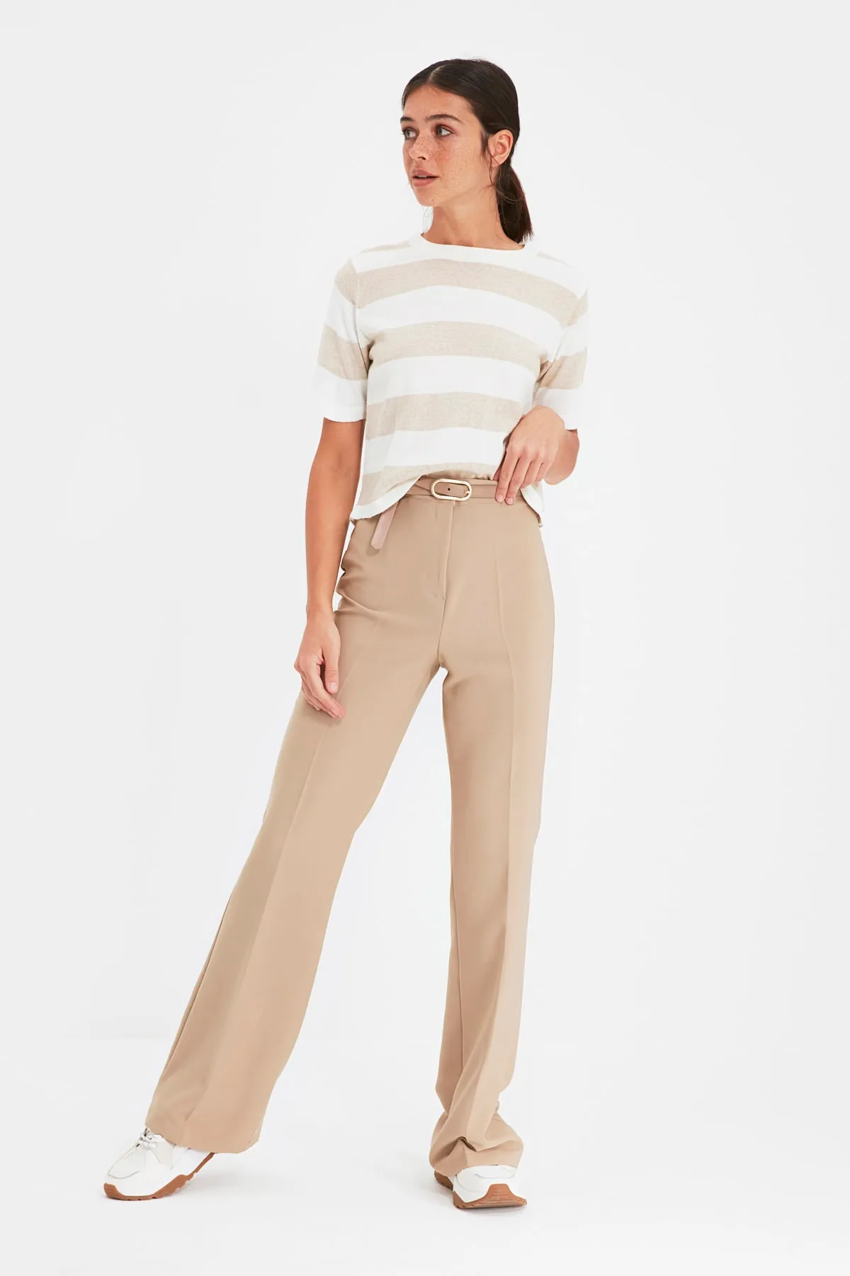 Trendyol Collection  Nerzfarbene gerade/gerade geschnittene gewebte Hose TWOAW21PL0617