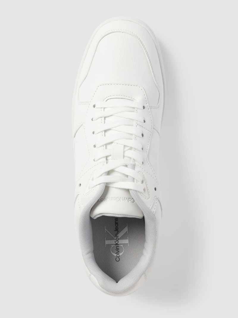 Sneaker mit Label-Detail Modell 'BASKET' in weiss