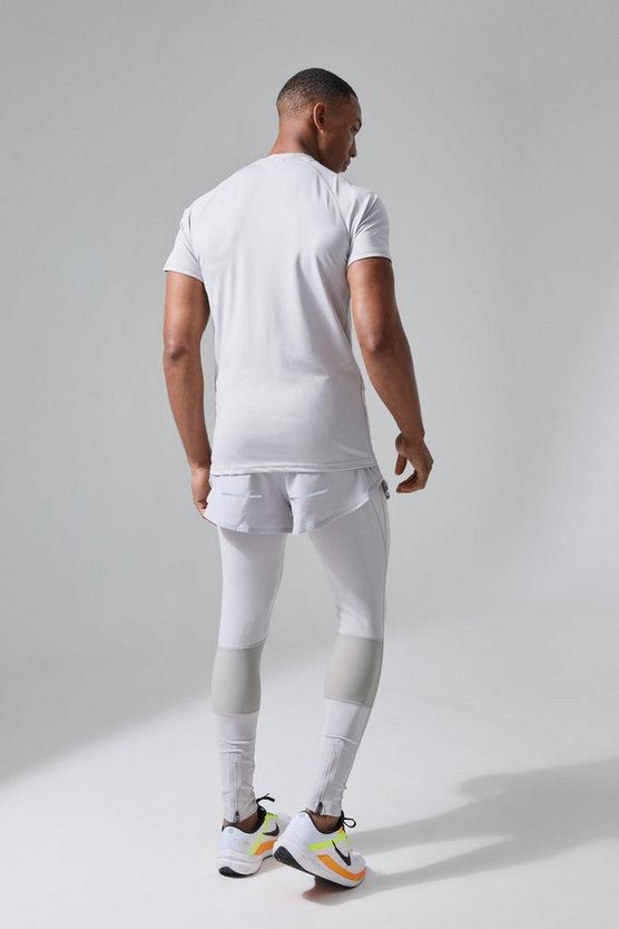 Man Active Muscle-Fit T-Shirt