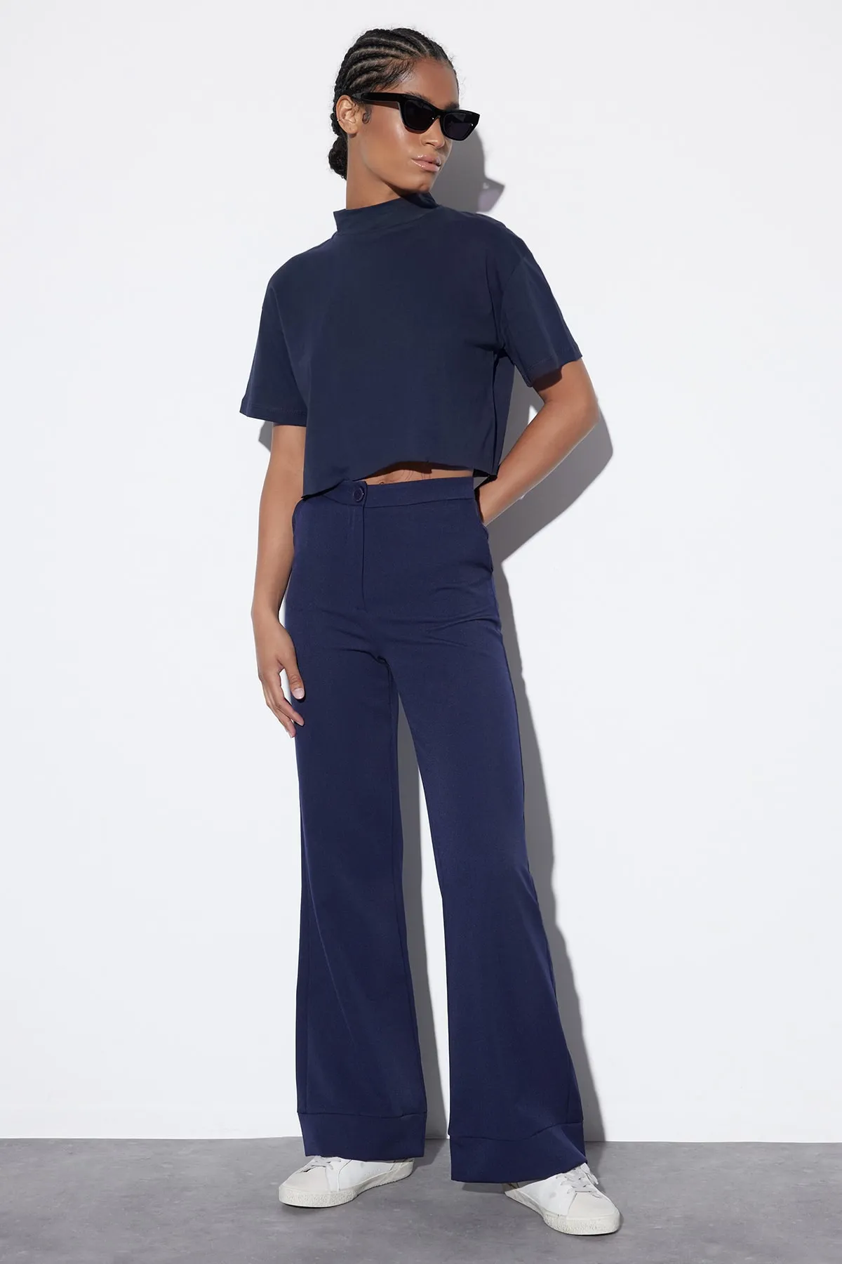 Trendyol Collection  Marineblaue Hose mit weitem Bein TWOSS19ST0179