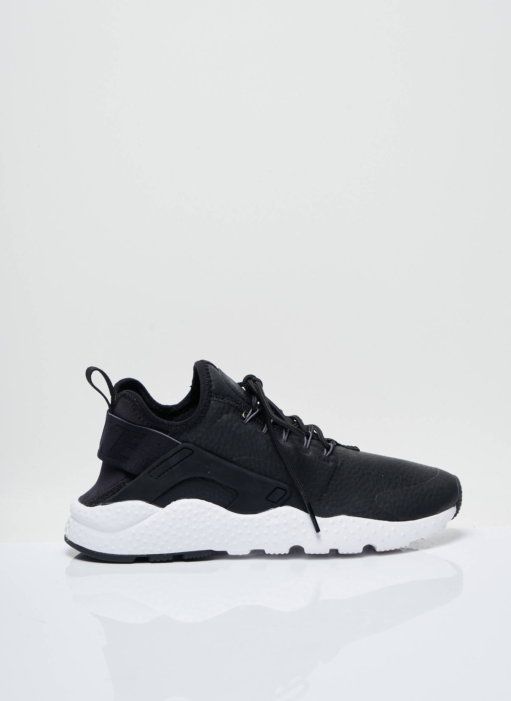 Nike Baskets Femme couleur noir