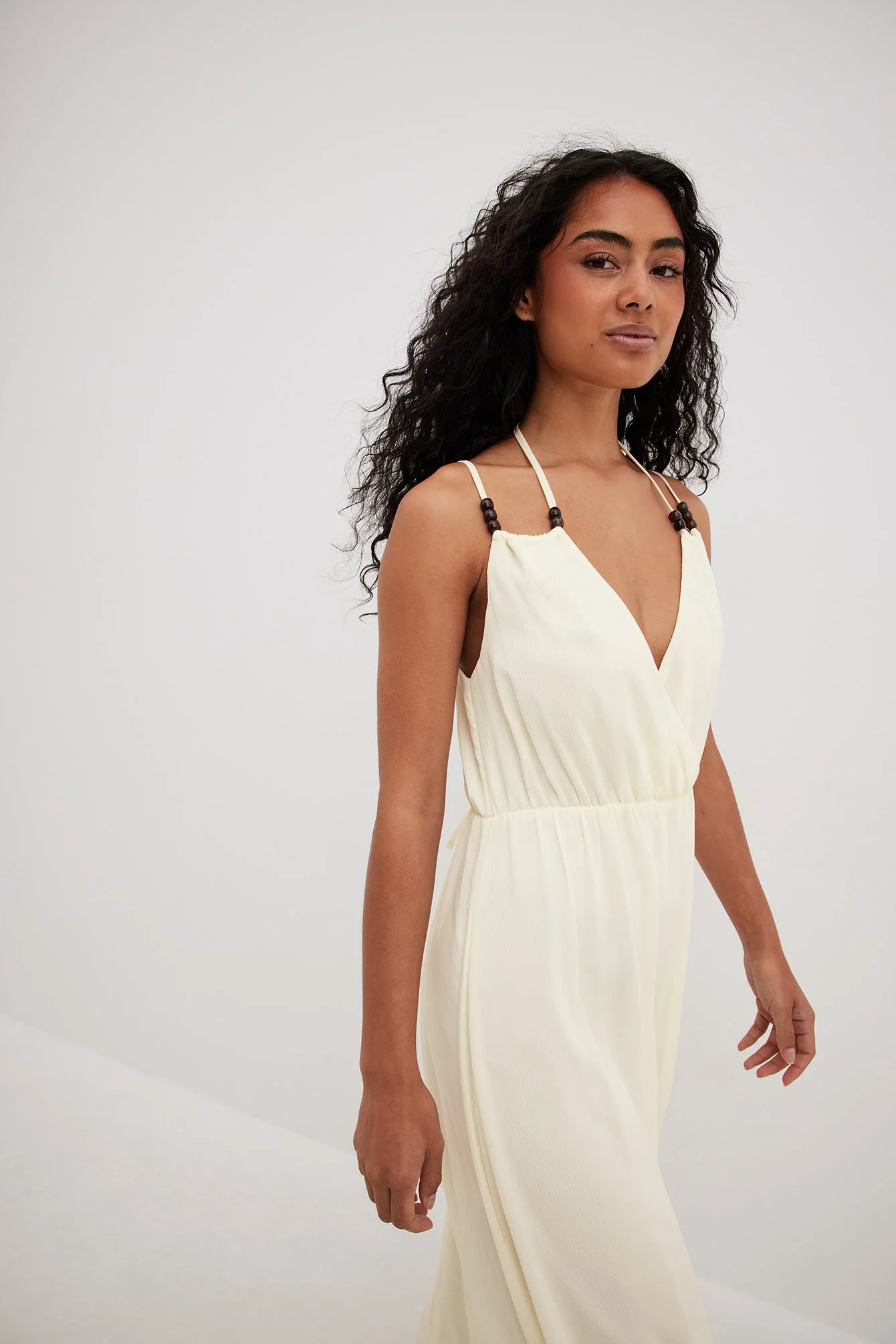 Strukturiertes Chiffonkleid mit Perlendetails