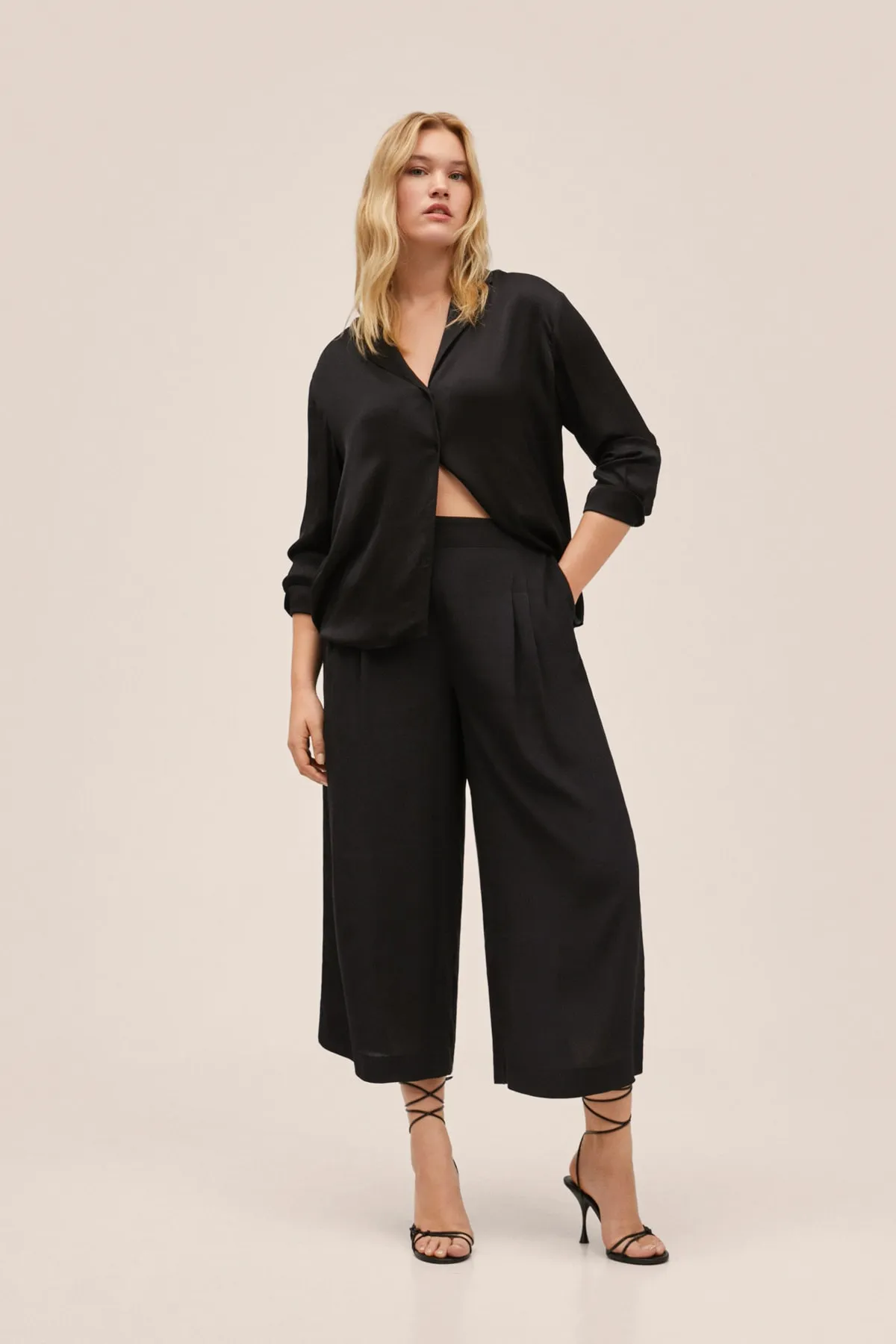 MANGO  27008633 Frau / Mädchen Schwarz