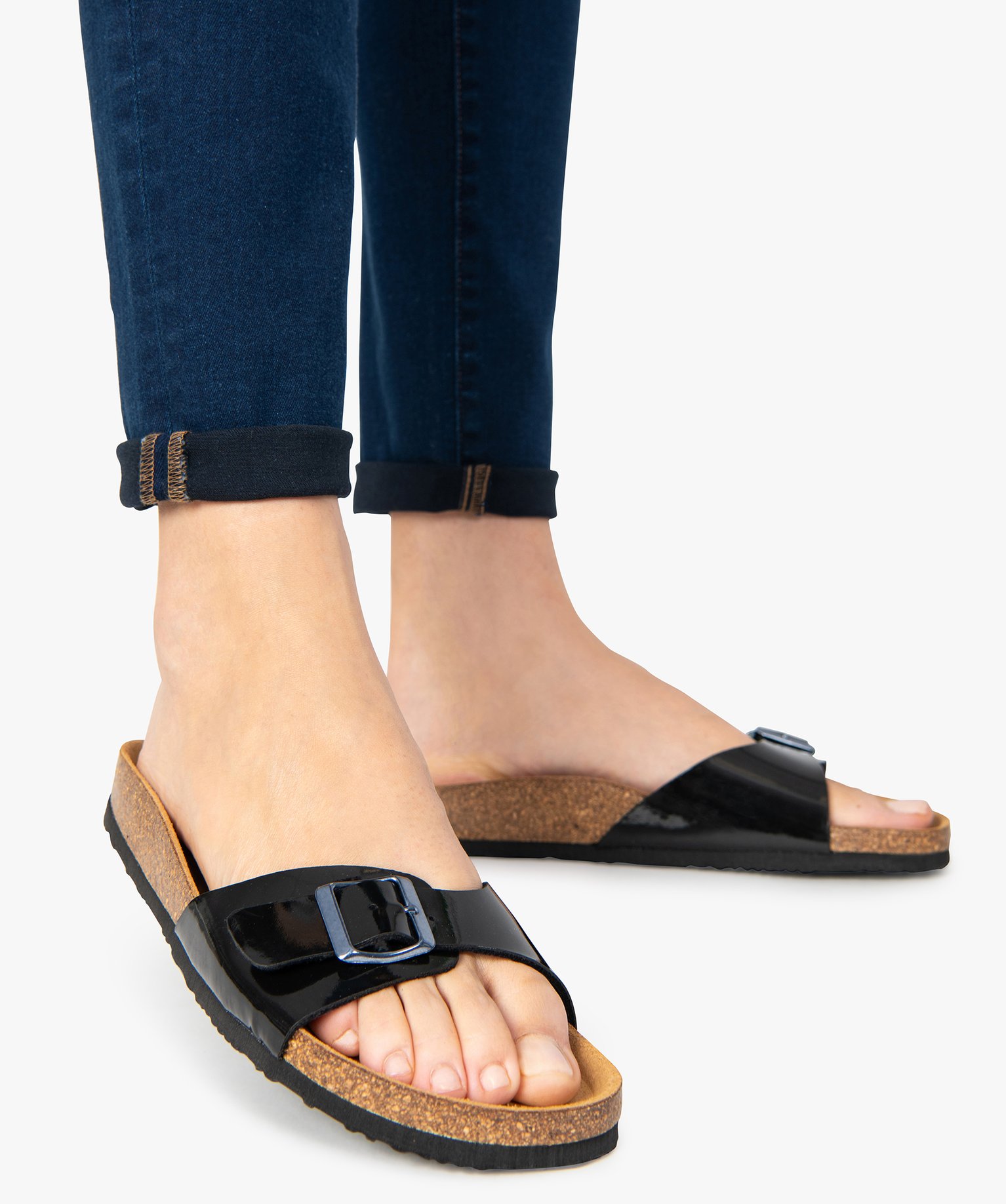Mules femme à talon plat et large bride ajustable noir | GEMO