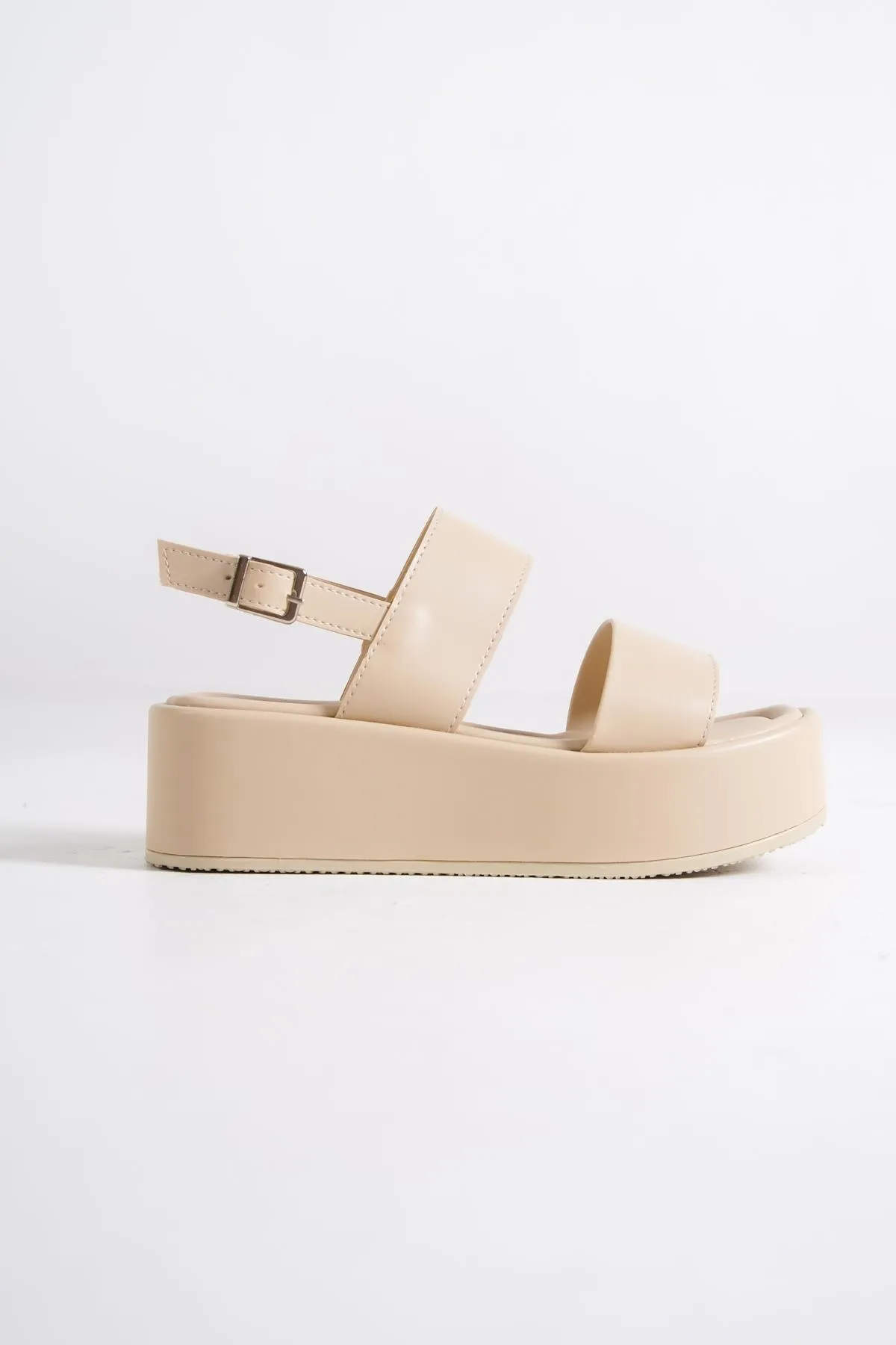 Capone Outfitters  Capone dicke, doppelt geschnallte Keilabsatz-Sandalen in Beige für Damen