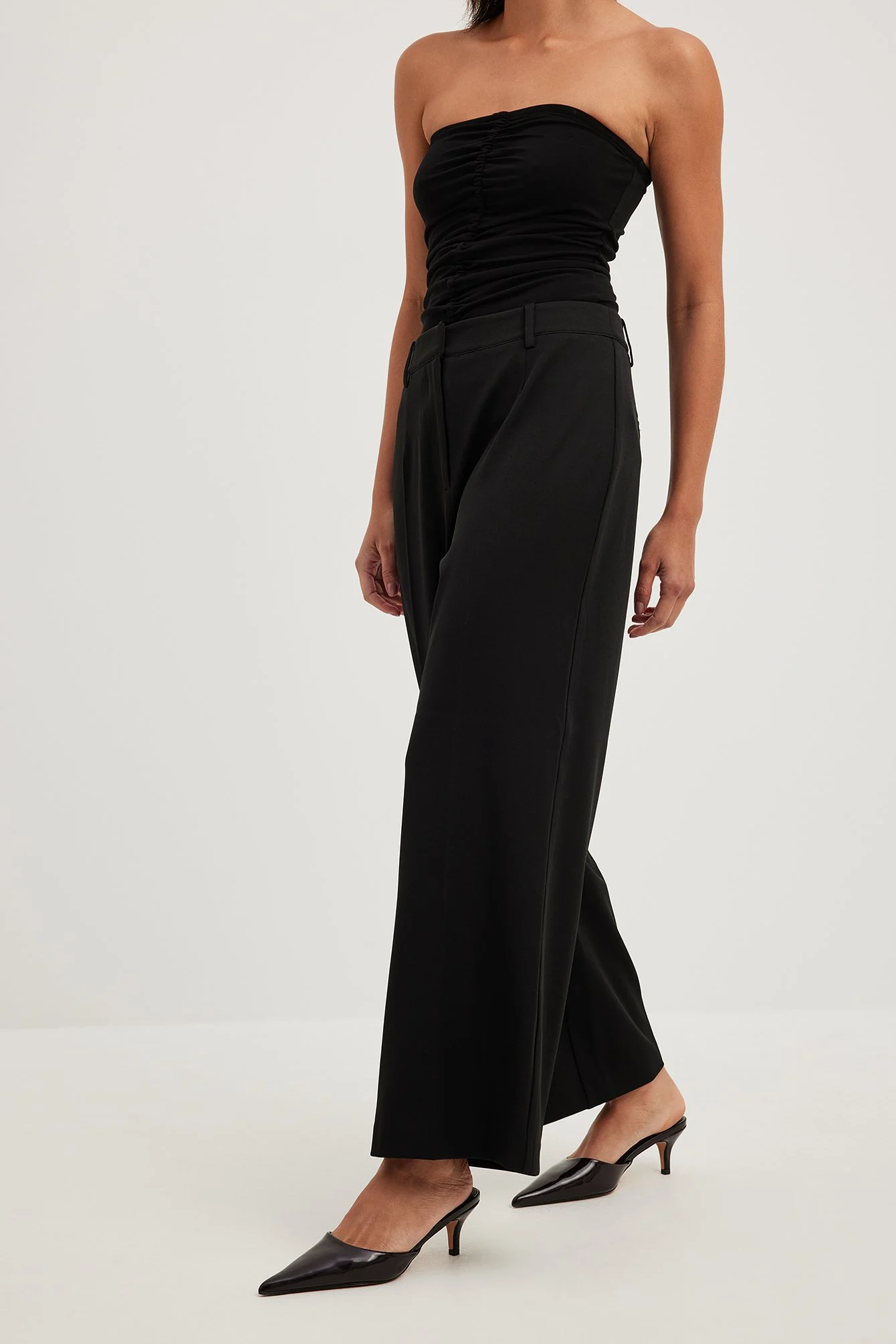 Cropped-Anzughose mit mittlerer Taille und geradem Bein