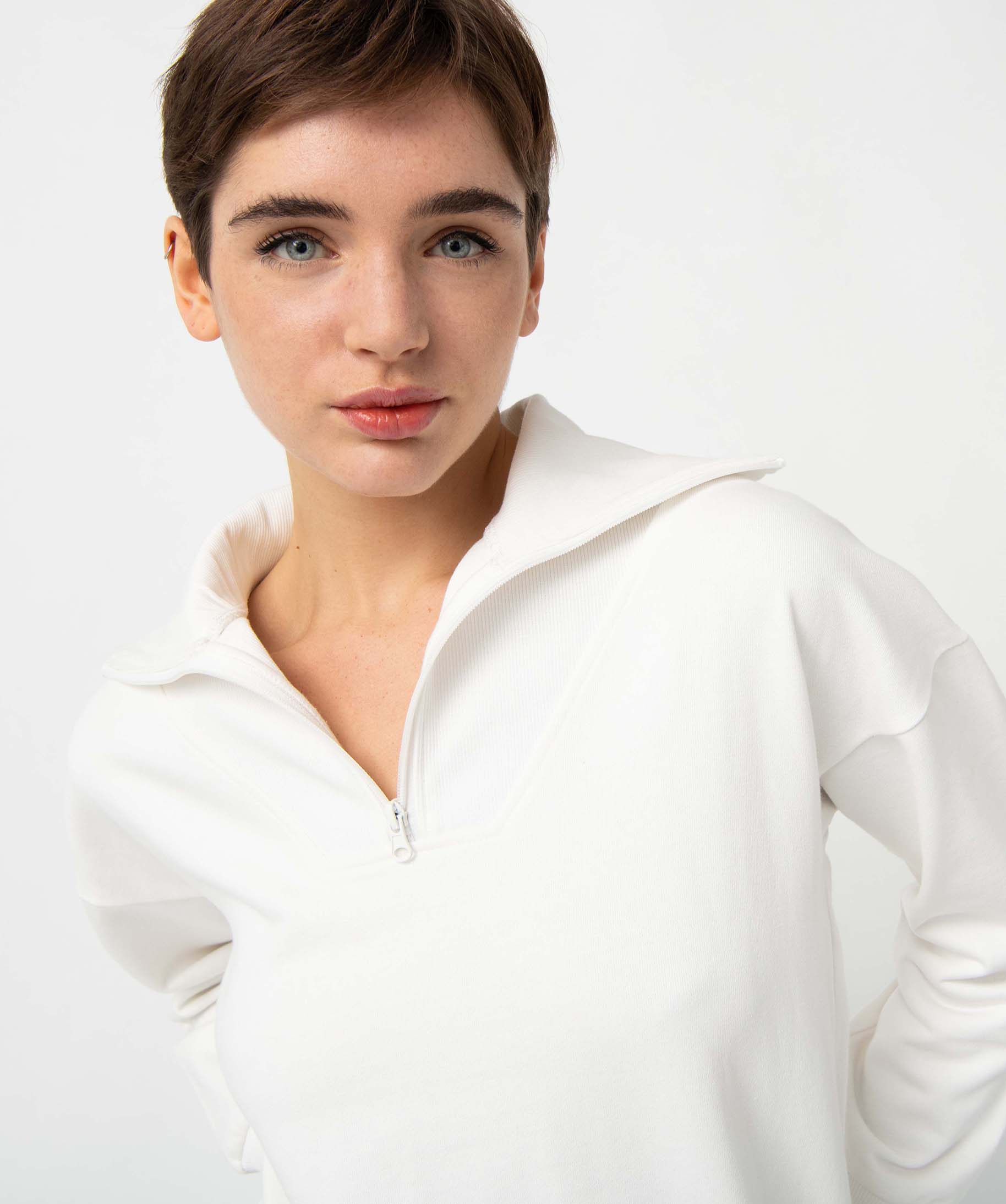 Sweat femme à col camionneur zippé ecru | GEMO