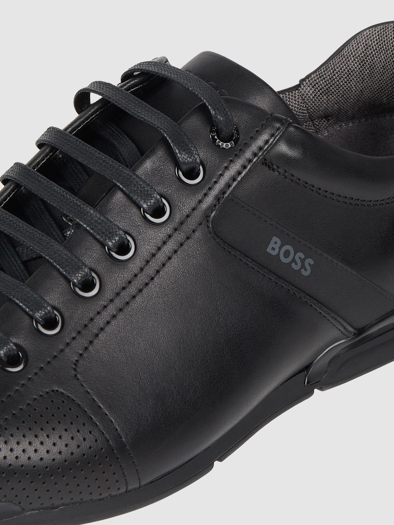 Sneaker aus Leder Modell 'Saturn' in schwarz