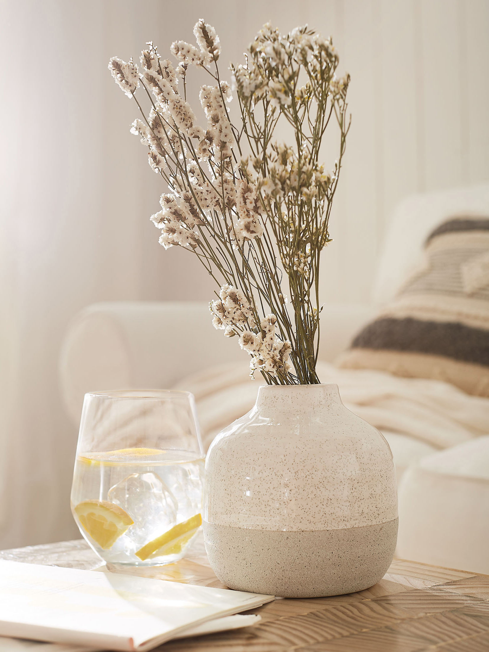 Stoney Vase, Beige