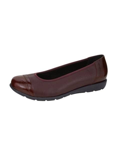 Ballerina in tollem Leder-Mix